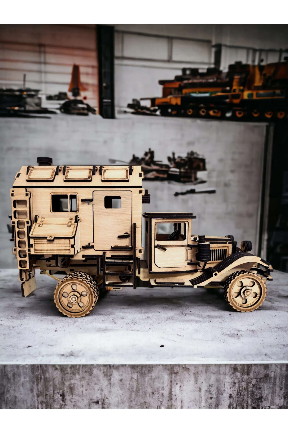 DEKORATİF AHŞAP ASKERİ MODEL KAMYON 47 CM UZUNLUK BÜYÜK EBAT KAYIN AĞACI KAPLAMA