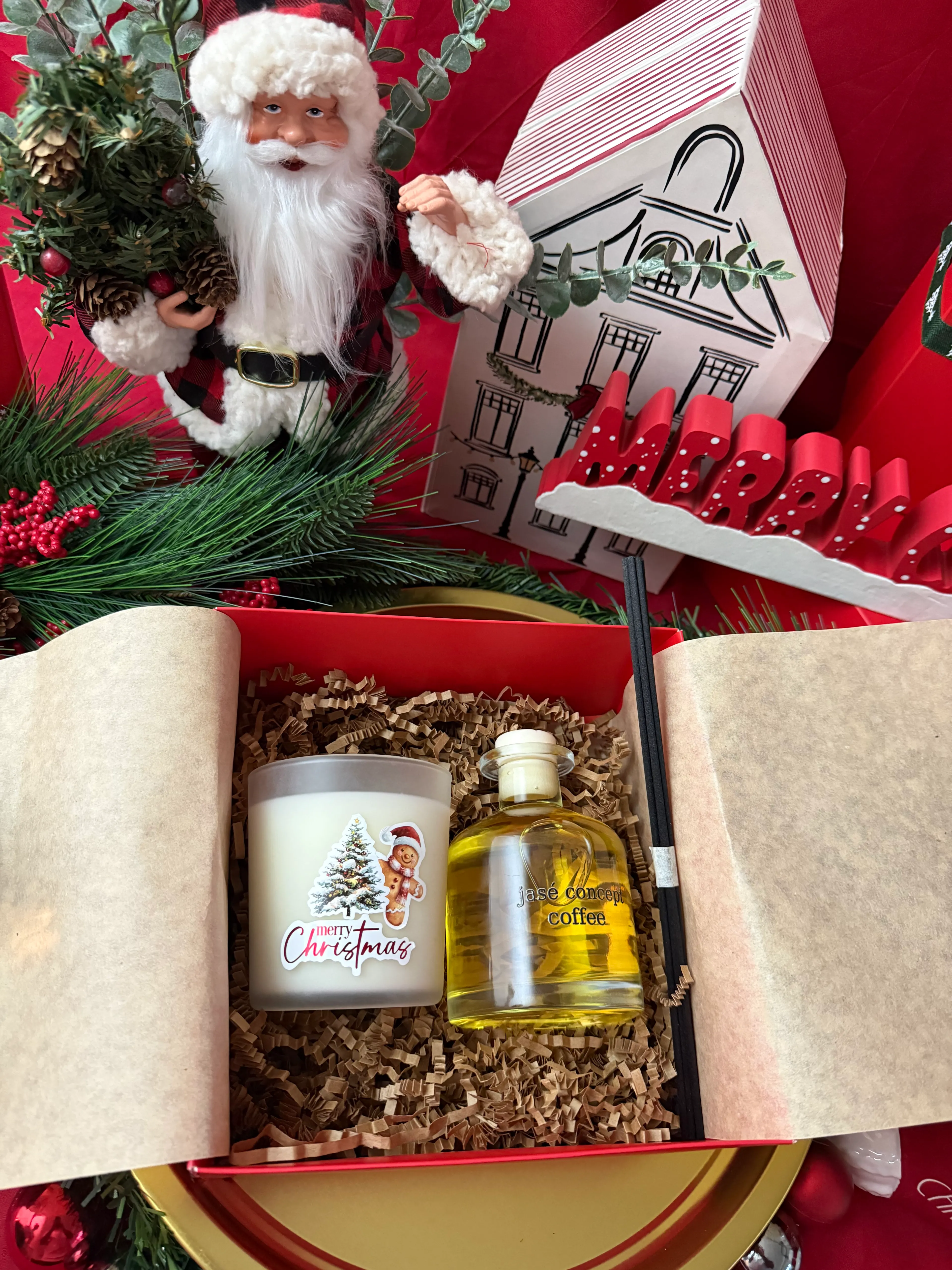 Buzlu Cam Tarçın-Vanilya Mum (270 gr) & 250 ML Kahve Oda Kokusu Yılbaşı Hediye Seti