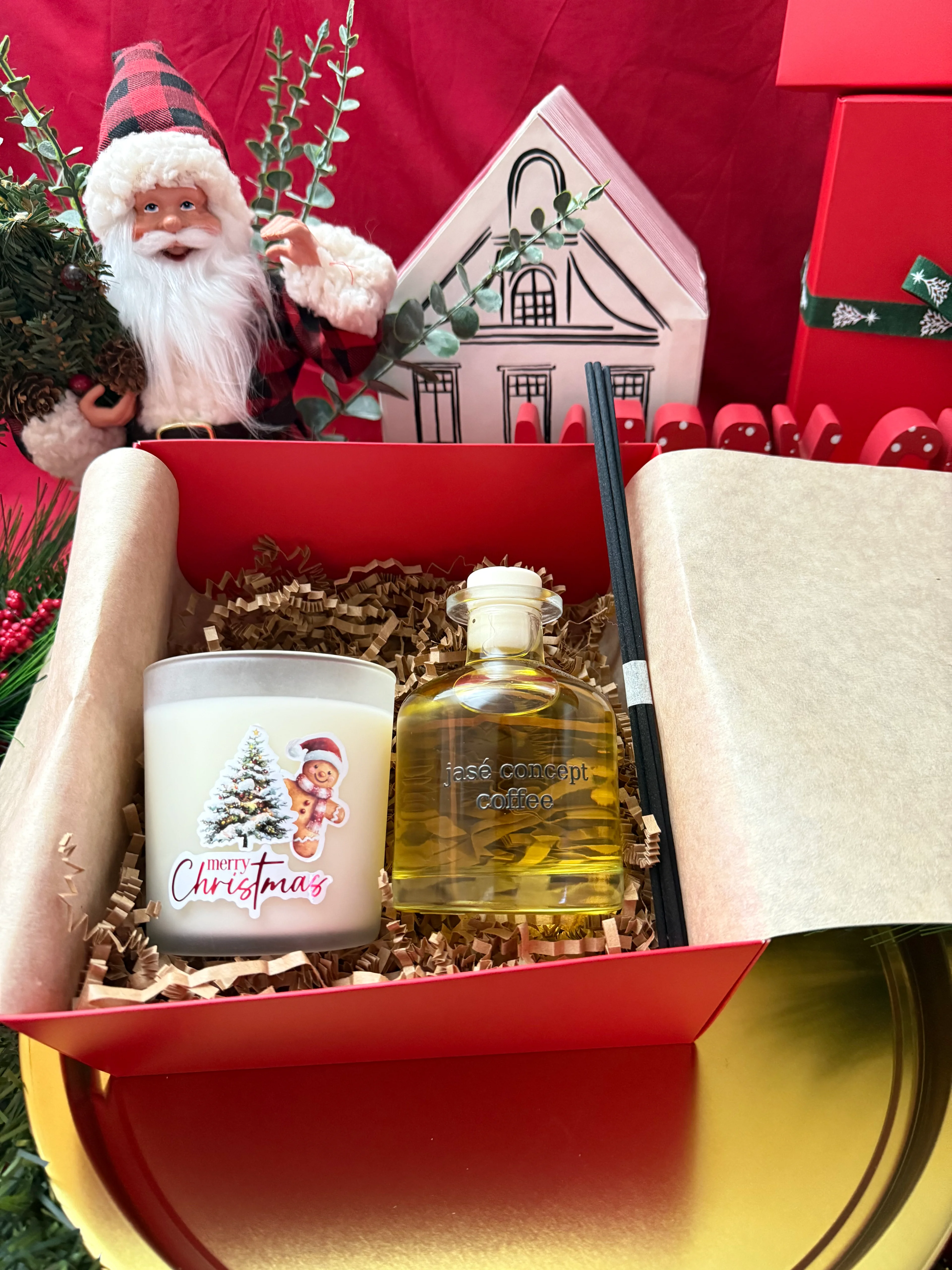 Buzlu Cam Tarçın-Vanilya Mum (270 gr) & 250 ML Kahve Oda Kokusu Yılbaşı Hediye Seti