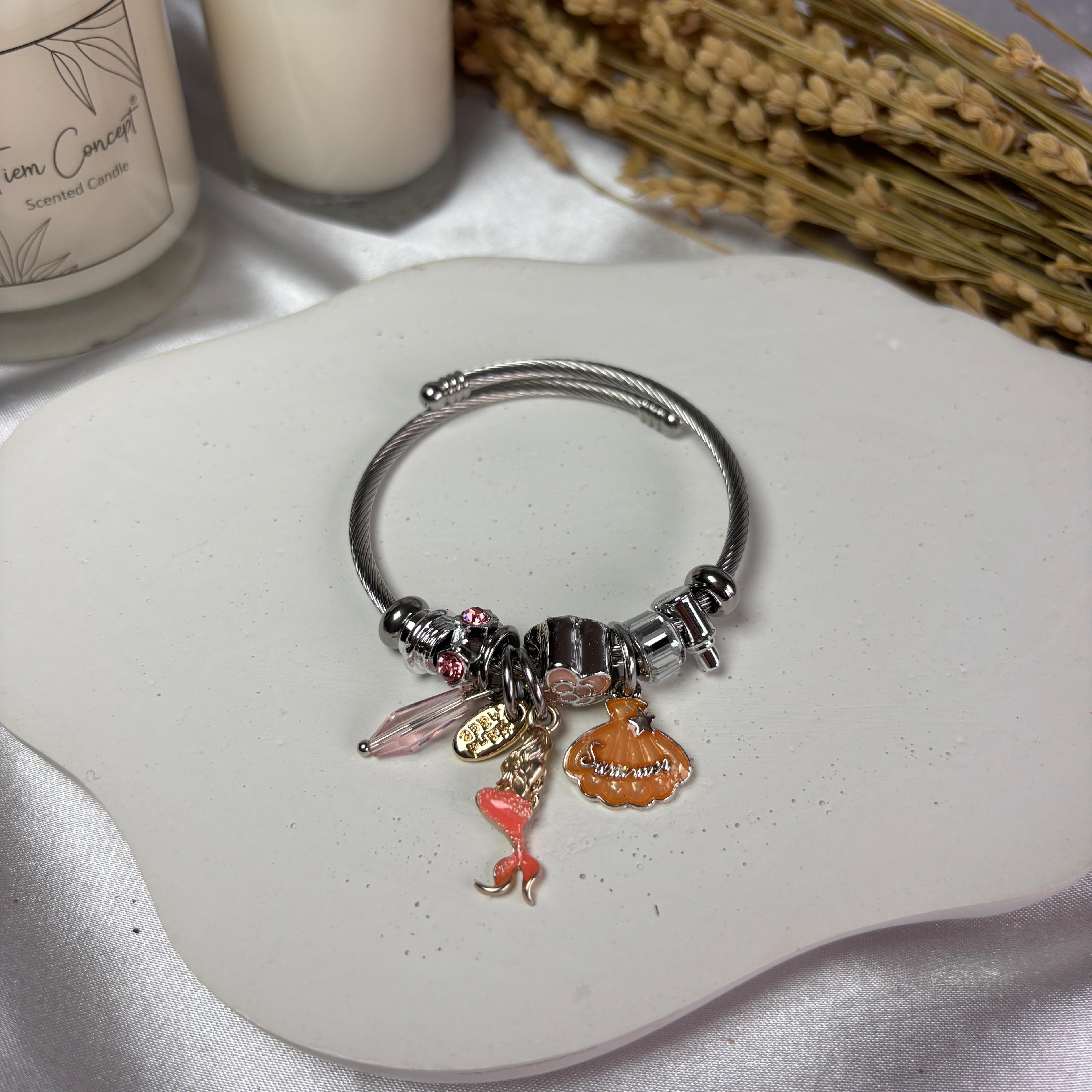 Pandora Model Charm'lı Gümüş Renk Bileklik