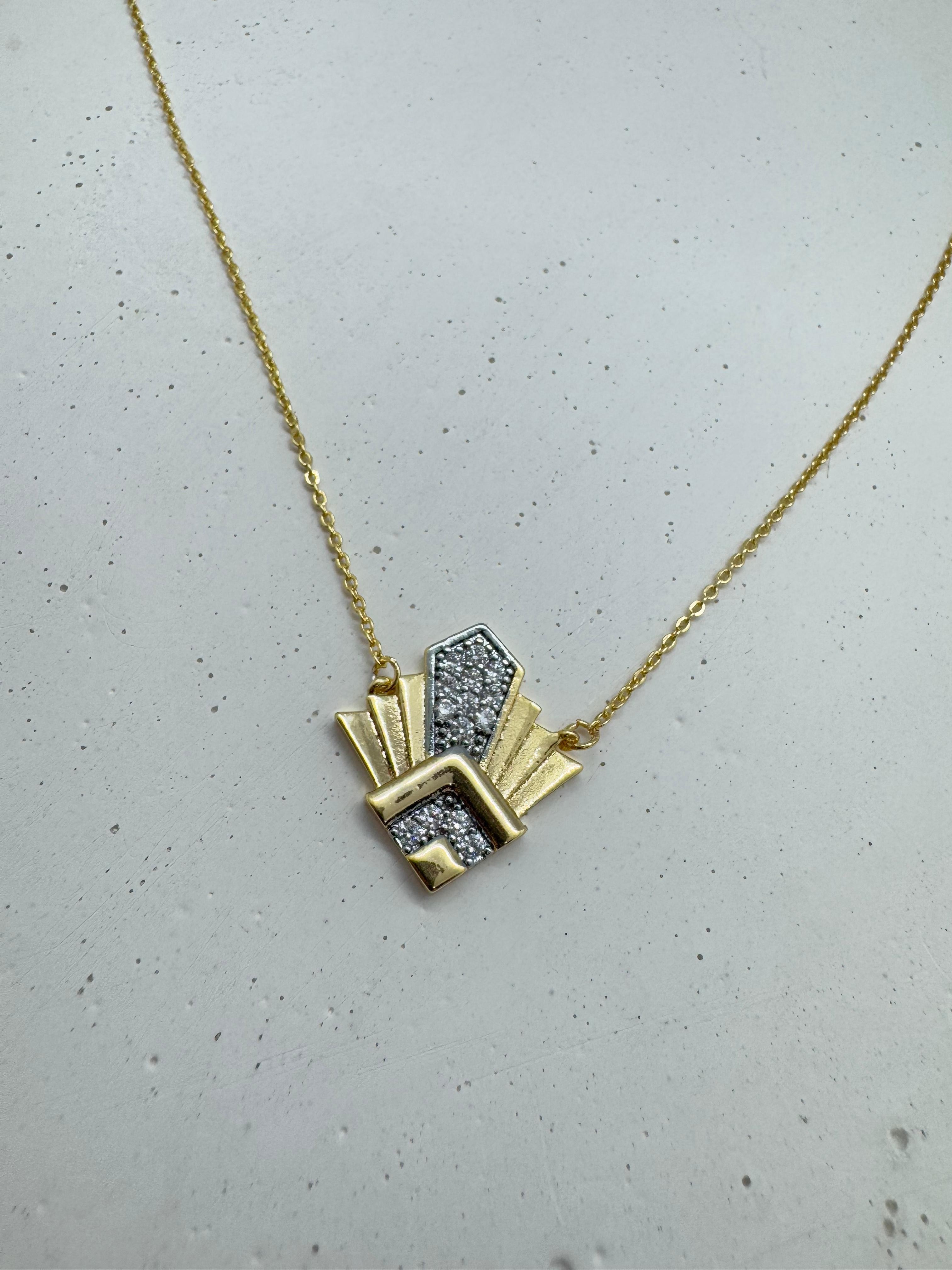 Çubuk Sıralı Taşlı Gold Kolye