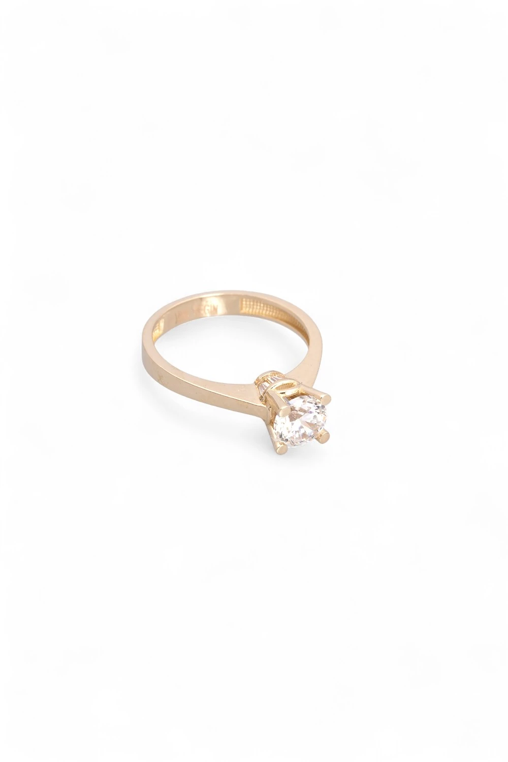 Gösterişli ve Değerli: 14 Ayar Klasik Zirkon Tektaş Yüzük 2,98 GR Ürün Kodu: YZ08415