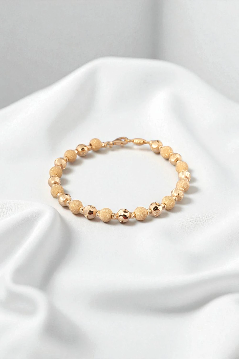 Işıltı ve Matın Ahengi: 22 Ayar İki Dokulu Dorika Altın Bileklik 12,99 GR Ürün Kodu: KNY5991