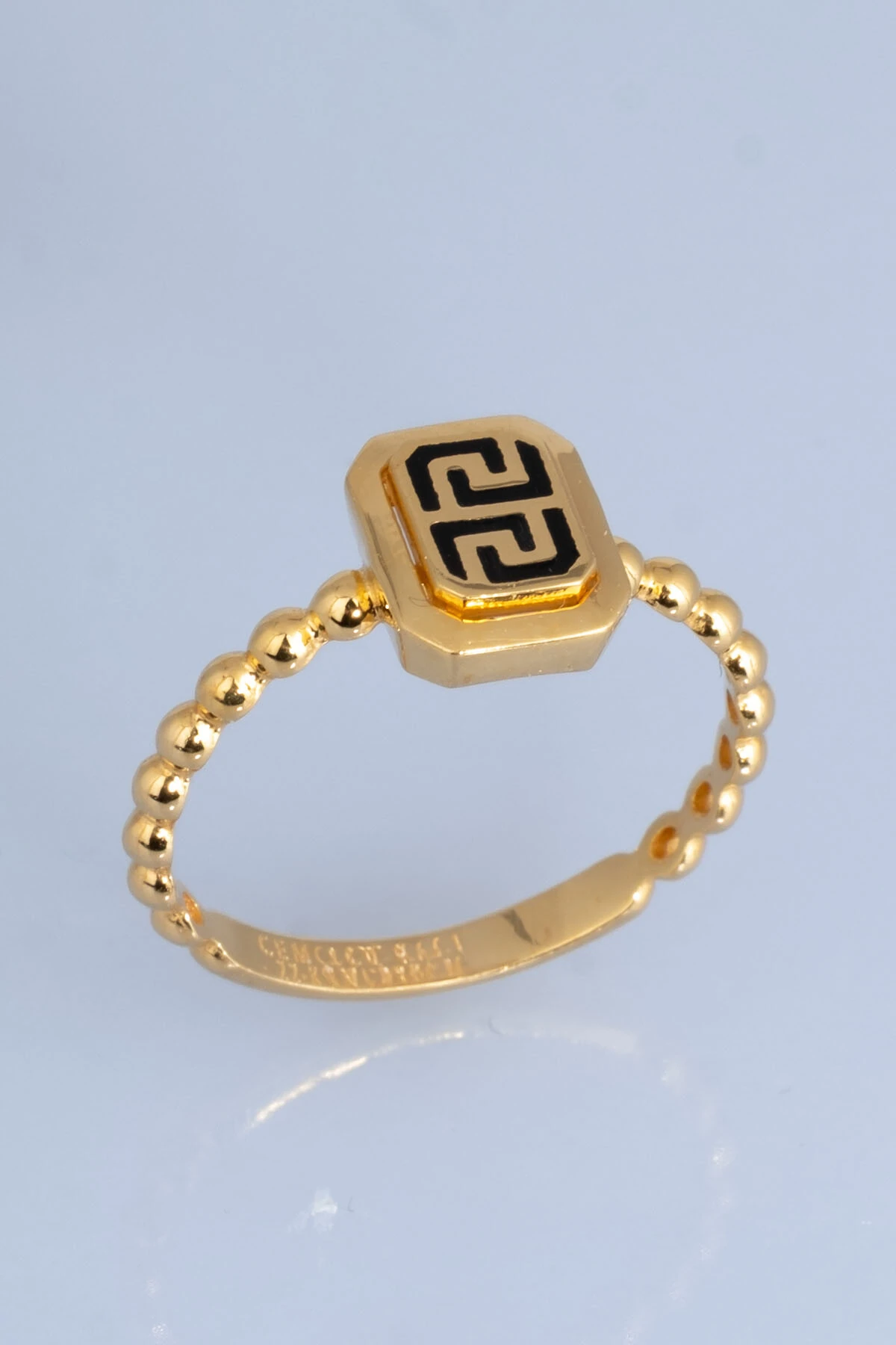 22 Ayar Altın Desenli Yüzük – Şıklık ve Asaletin Simgesi 2,71 GR Ürün Kodu: YZ06880