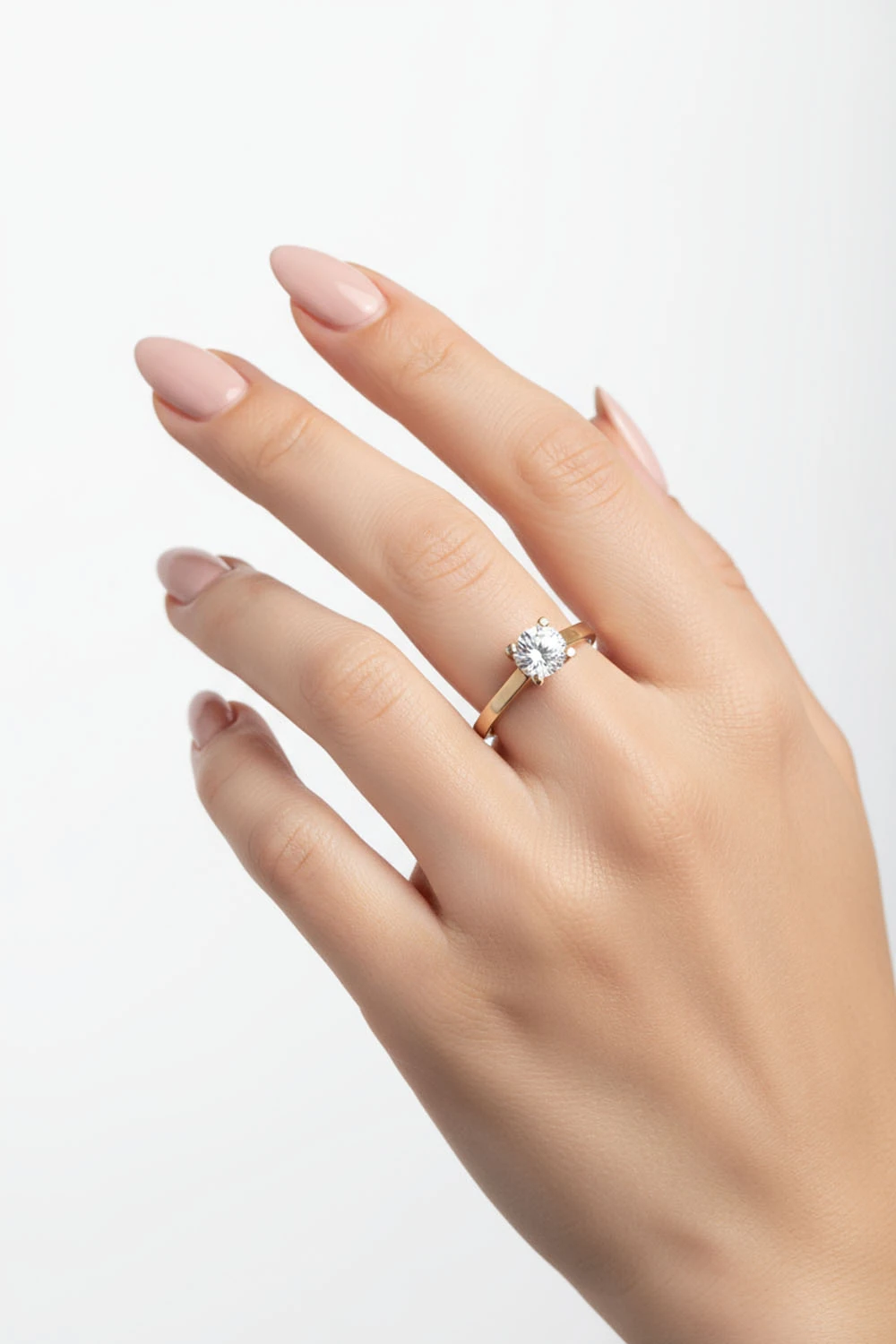 Aşkın Saf Işıltısı: 14 Ayar Altın Klasik Zirkon Tektaş Yüzük 2,42 GR Ürün Kodu: YZ07532