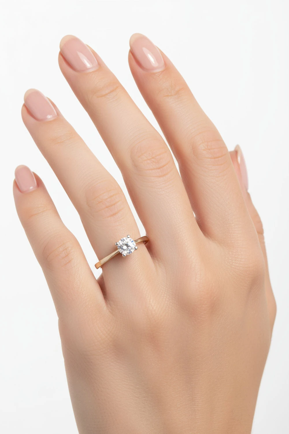 Zamansız Zarafet: 14 Ayar Çift Renkli Tektaş Yüzük 3,27 GR Ürün Kodu: YZ03595