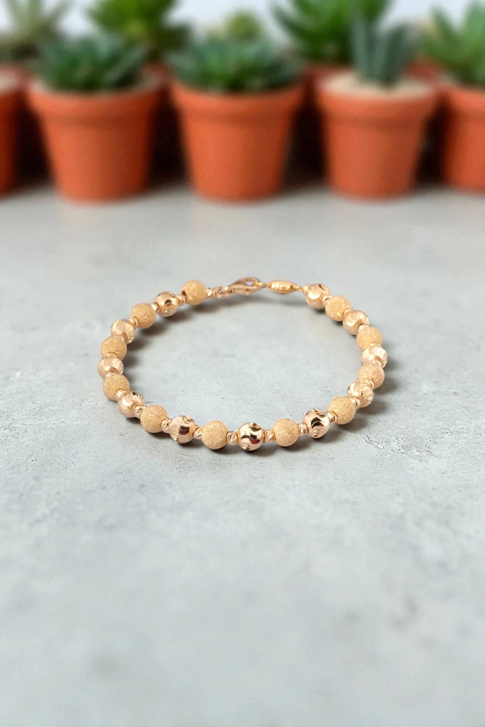 Işıltı ve Matın Ahengi: 22 Ayar İki Dokulu Dorika Altın Bileklik 12,99 GR Ürün Kodu: KNY5991