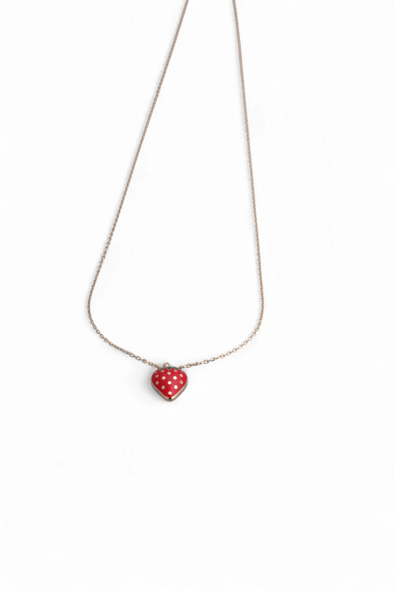 Tatlı Bir Dokunuş: 14 Ayar Altın Kırmızı Mineli Çilek Kolye 40 CM 2,62 GR Ürün Kodu: KLY5487