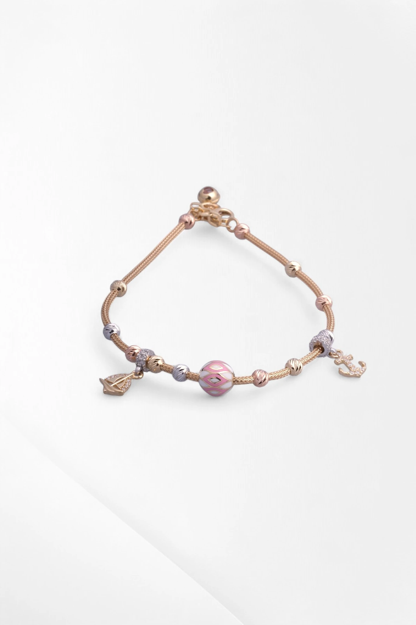 Denizlerin Rüyası: 14 Ayar Altın Deniz Temalı Pandora Stil Charm Bileklik 18-21 CM Ayarlı 6,46 GR Ürün Kodu: KNY6206