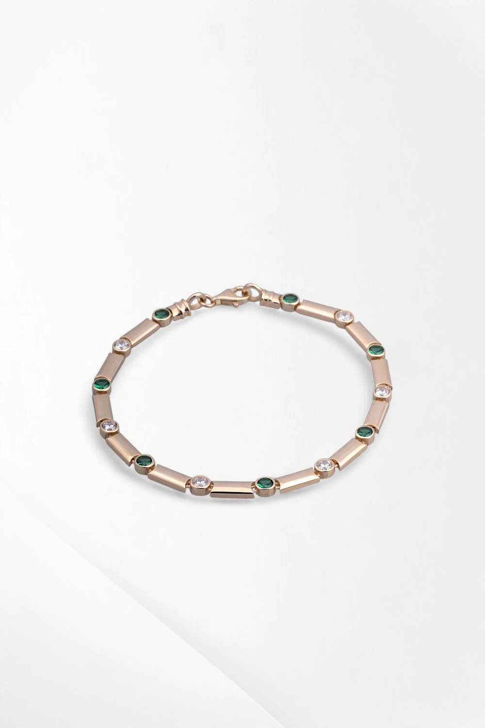 14 Ayar Altın Yeşil ve Beyaz Taşlı Modern Bileklik: 6.86 Gramlık Göz Alıcı Tasarım Ürün Kodu: KNY6180