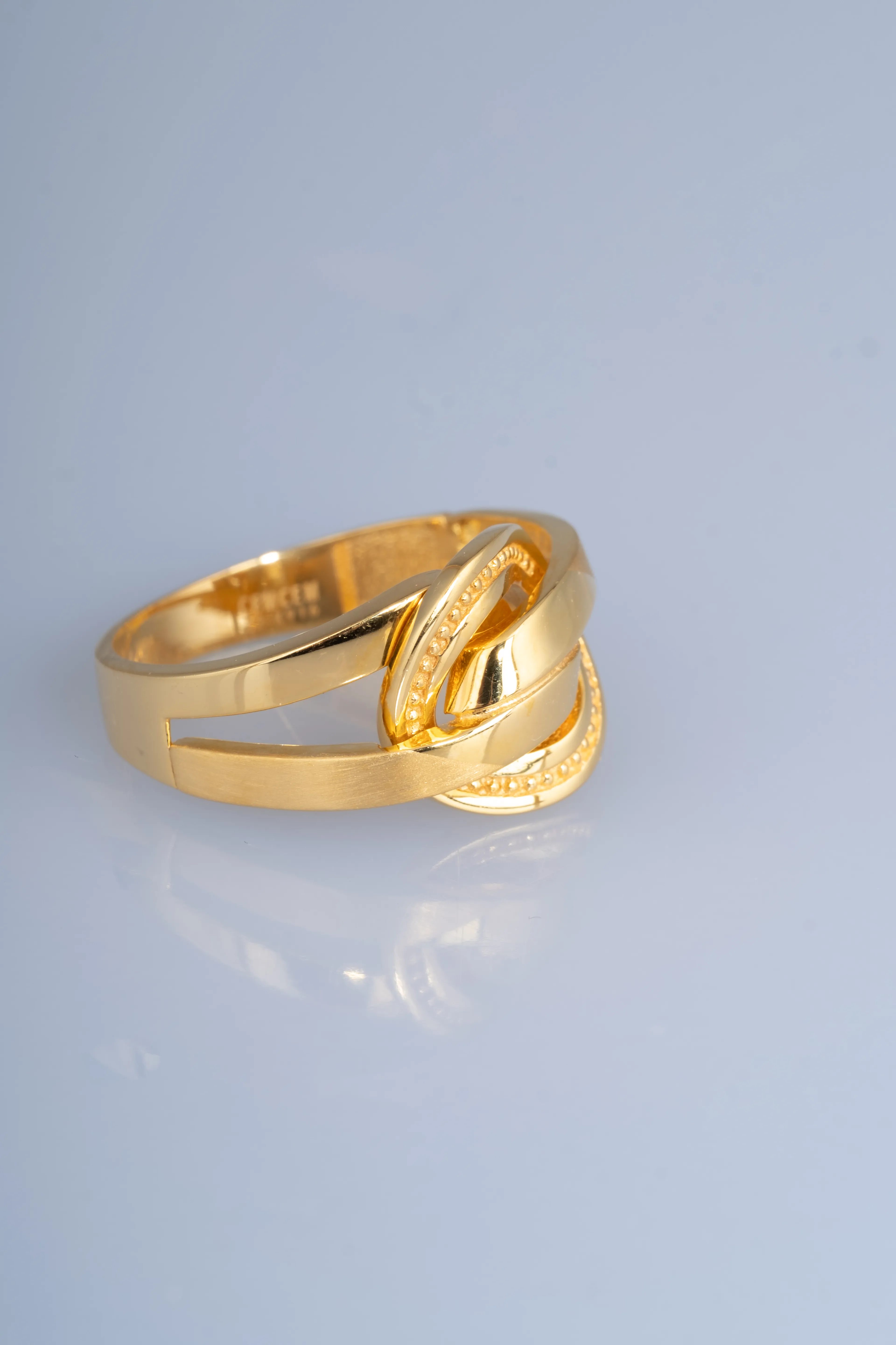 22 Ayar Altın Düğümlü Modern Tasarım Yüzük 5,87 GR Ürün Kodu: YZ07587