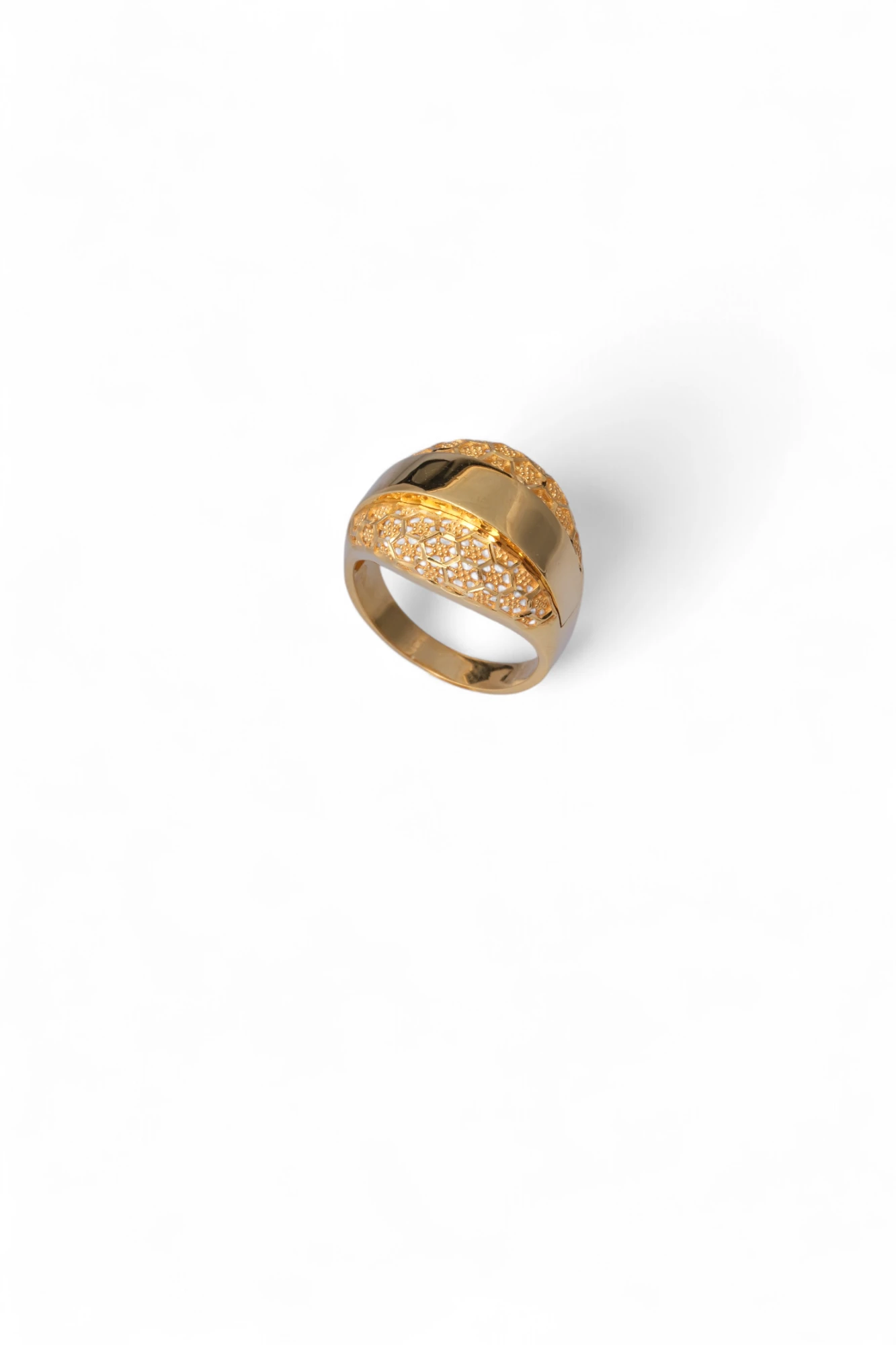 Altın Dantel: 22 Ayar Ajur İşlemeli Gösterişli Yüzük 8,21 GR Ürün Kodu: YZ06514