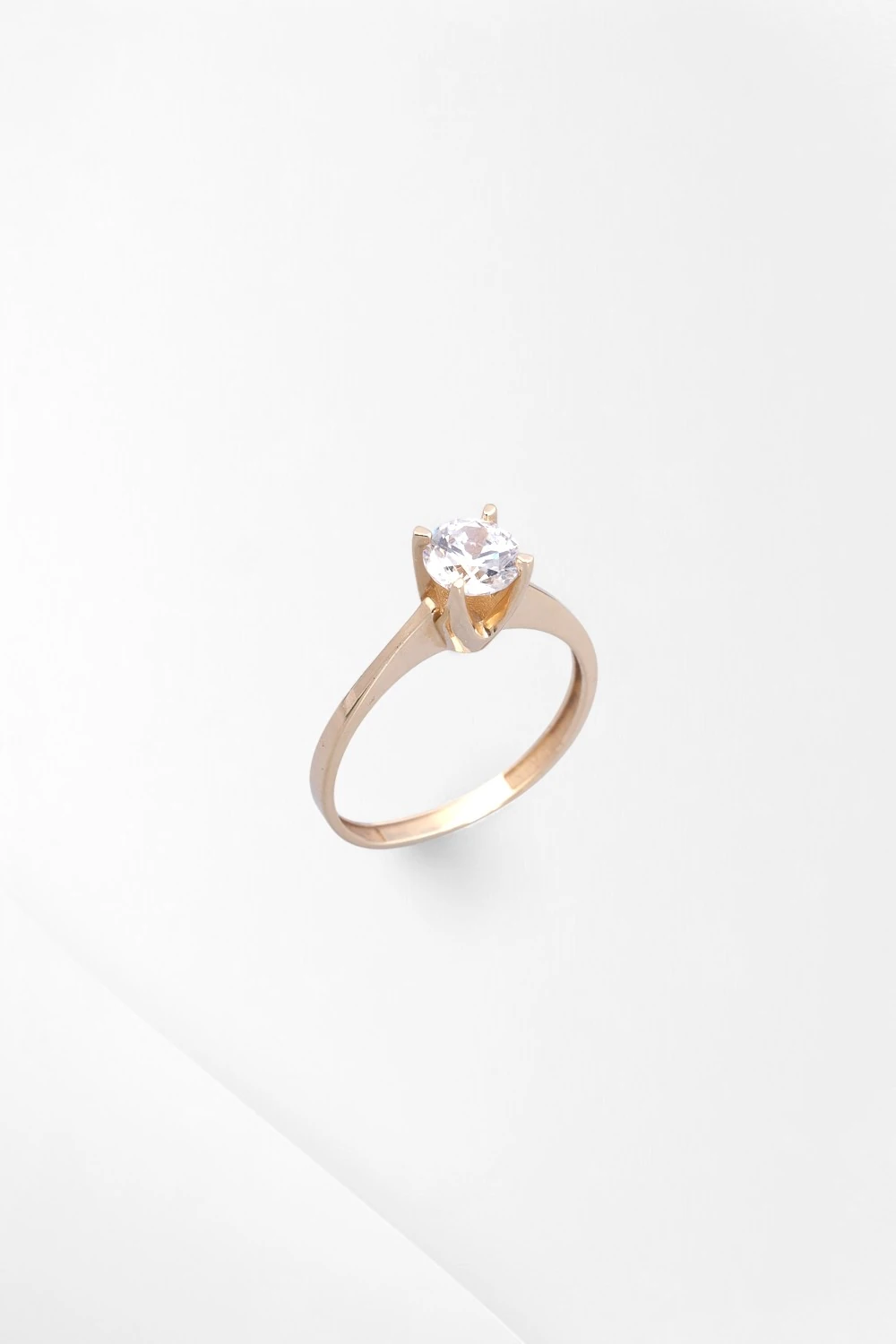 Aşkın Saf Işıltısı: 14 Ayar Altın Klasik Zirkon Tektaş Yüzük 2,40 GR Ürün Kodu: YZ06173