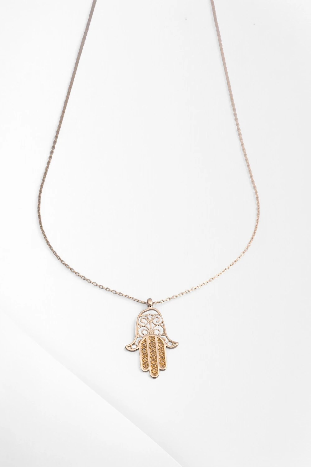 14 Ayar Altın Fatma'nın Eli Kolye: Nazara Karşı Koruma ve Zarafet Bir Arada 1,66 GR Ürün Kodu: KLY5456