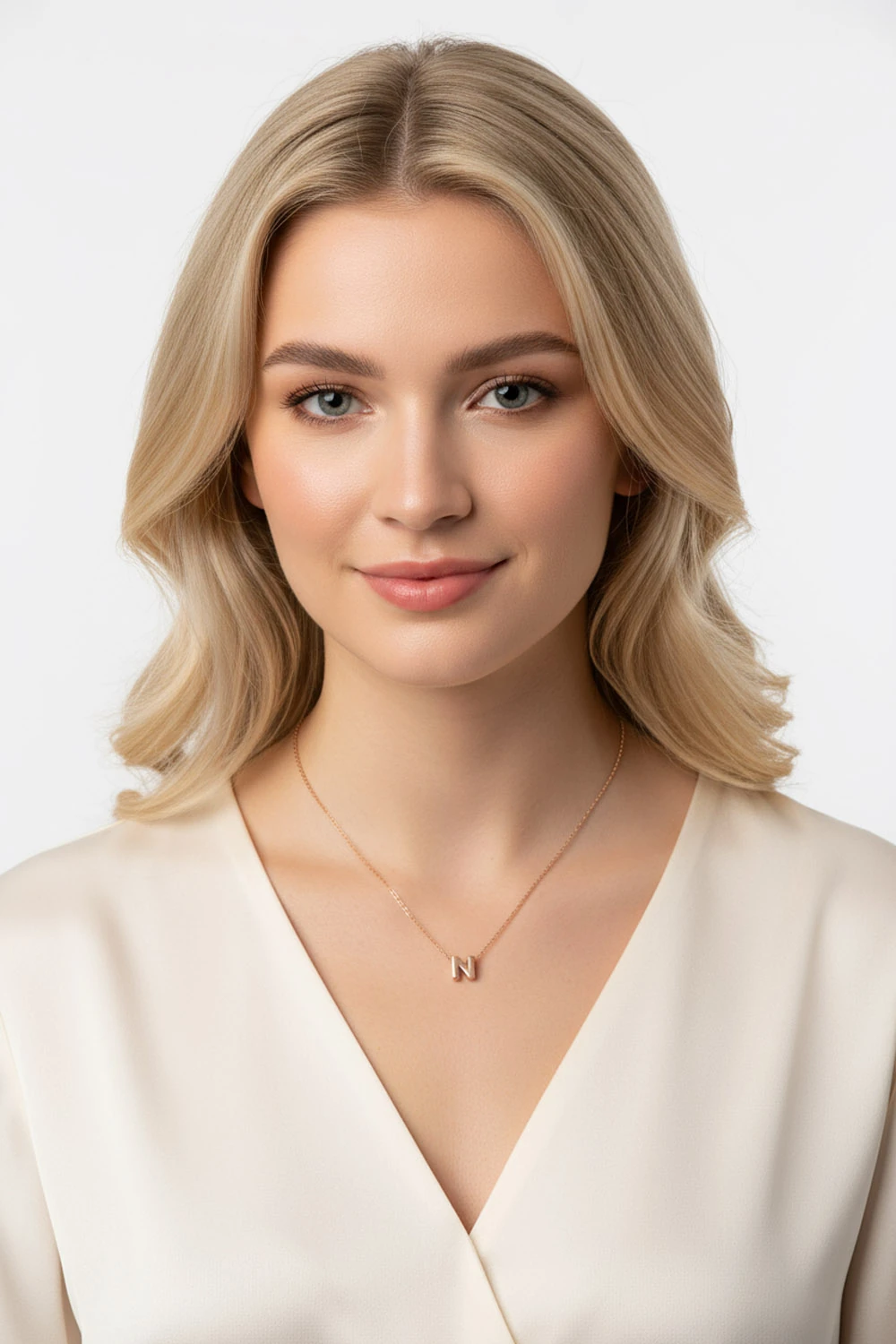 14 Ayar Altın N Harf Kolye: Modern ve Tok Duruşlu Kişisel İmza 2,48 GR Ürün Kodu: KLY5468