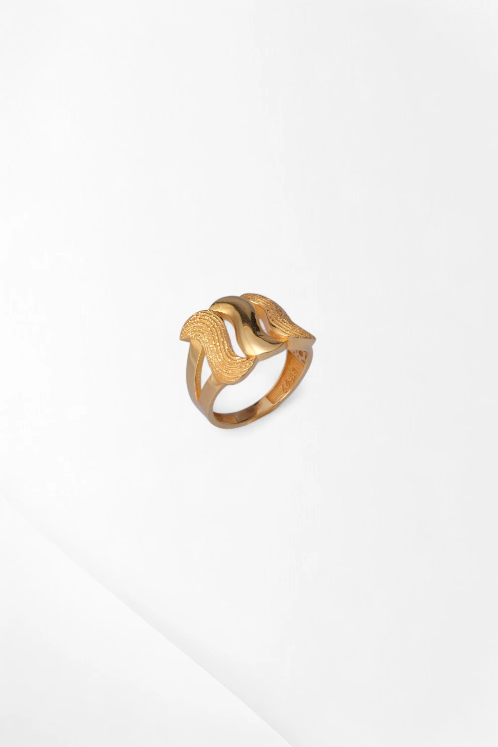 22 Ayar Altın Dalga Motifli Modern Yüzük 5,36 GR Ürün Kodu: YZ07402