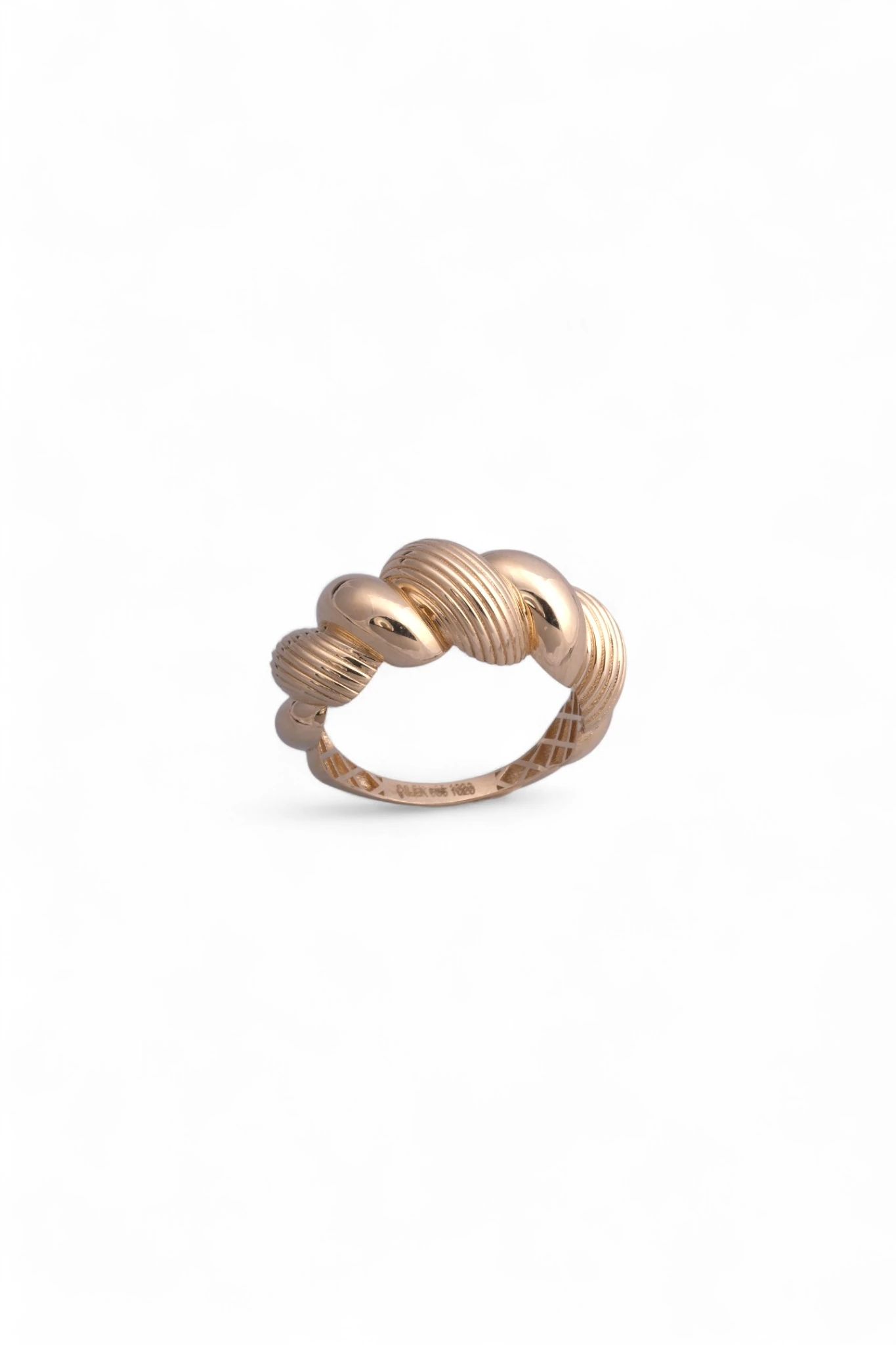 Modern İhtişam: Çilek Konsept 14 Ayar Altın Hacimli Kruvasan (Burgu) Yüzük 17 Ölçü 2,84 GR Ürün Kodu: YZ08641