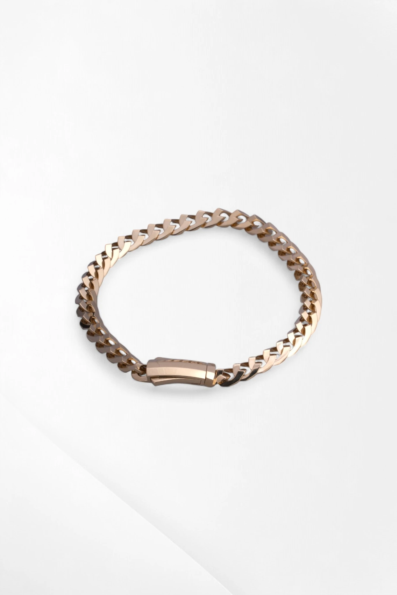 Zamansız Tasarım: 14 Ayar Altın Klasik Gurmet Zincir Bileklik 19 CM 9,11 GR Ürün Kodu: KNY6208