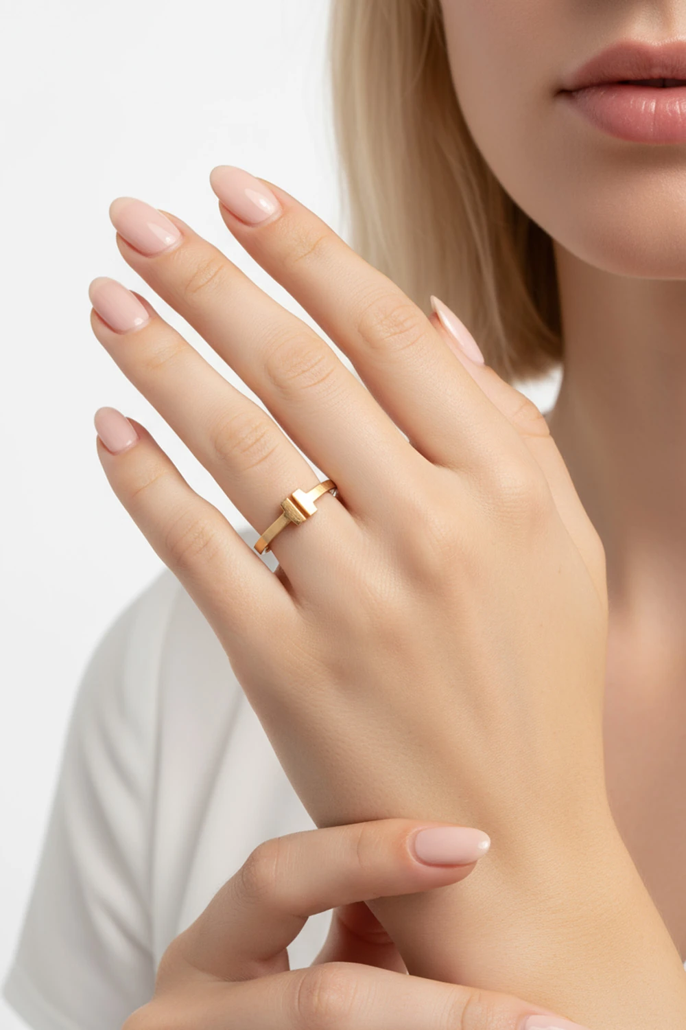 22 Ayar Altın Minimalist T Model Yüzük: Yüksek Ayar Zarafeti ve Modern Tasarım 2,00 GR Ürün Kodu: YZ08614