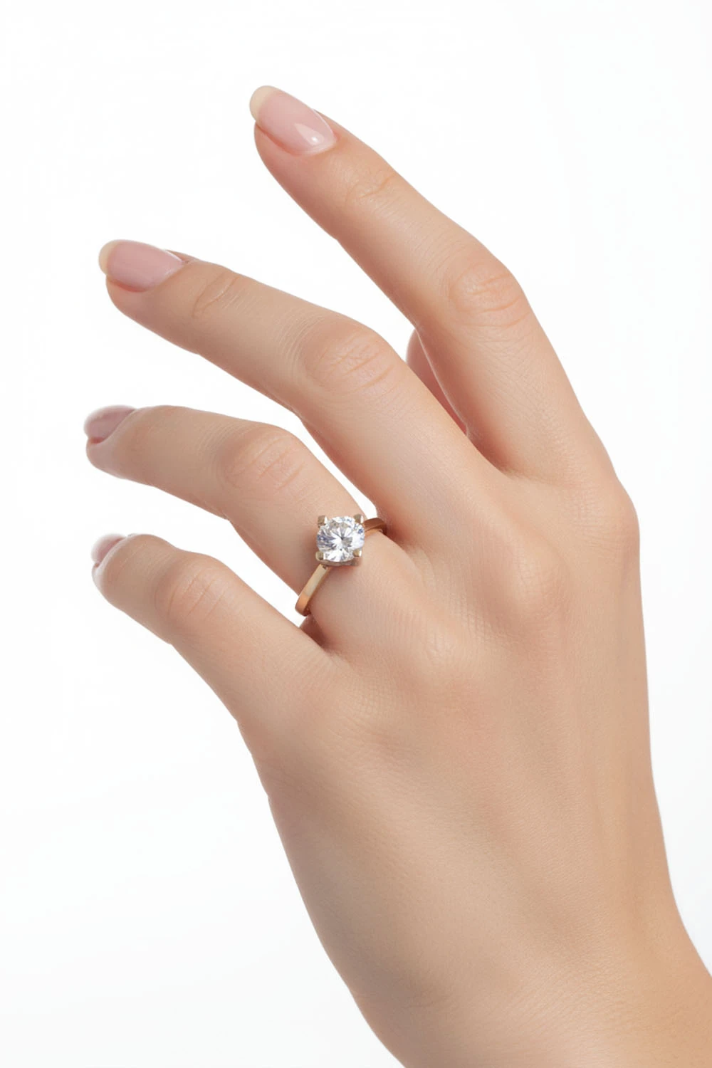 Aşkın Klasik Simgesi: 14 Ayar Çift Renkli Zirkon Tektaş Yüzük 2,34 GR Ürün Kodu: YZ07915