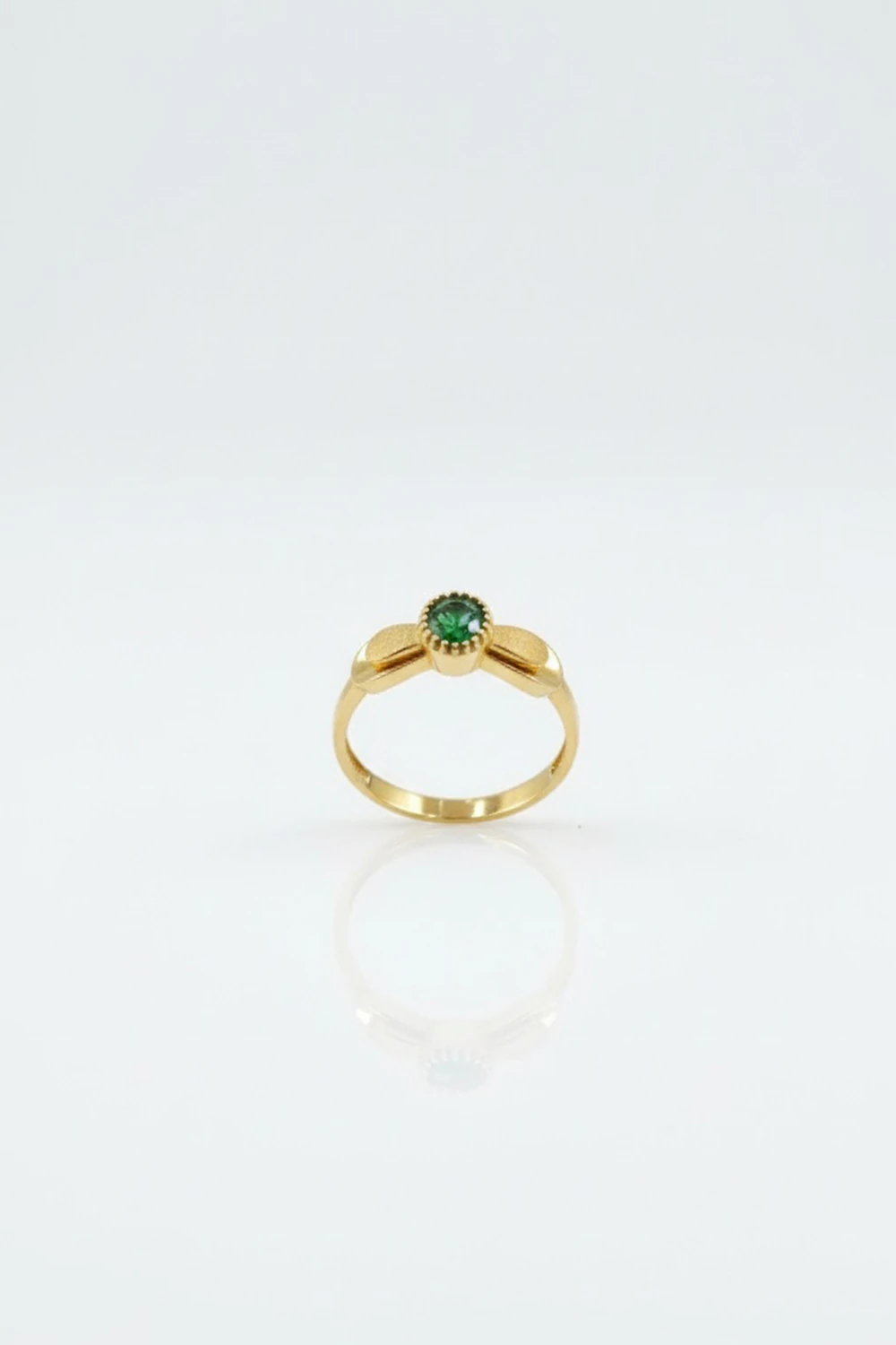 22 Ayar Altın Yeşil Taşlı ve Mat Dokulu Minimal Yüzük 4,36 GR Ürün Kodu: YZ05815