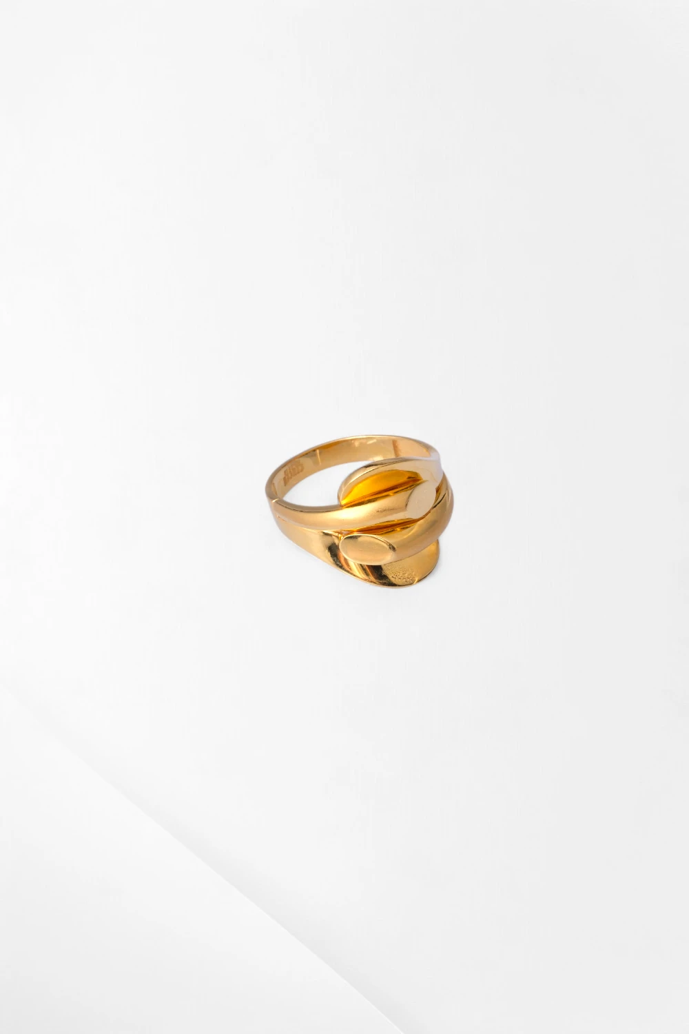 22 Ayar Altın Kavisli Modern Tasarım Yüzük 6,46 GR Ürün Kodu: YZ07548