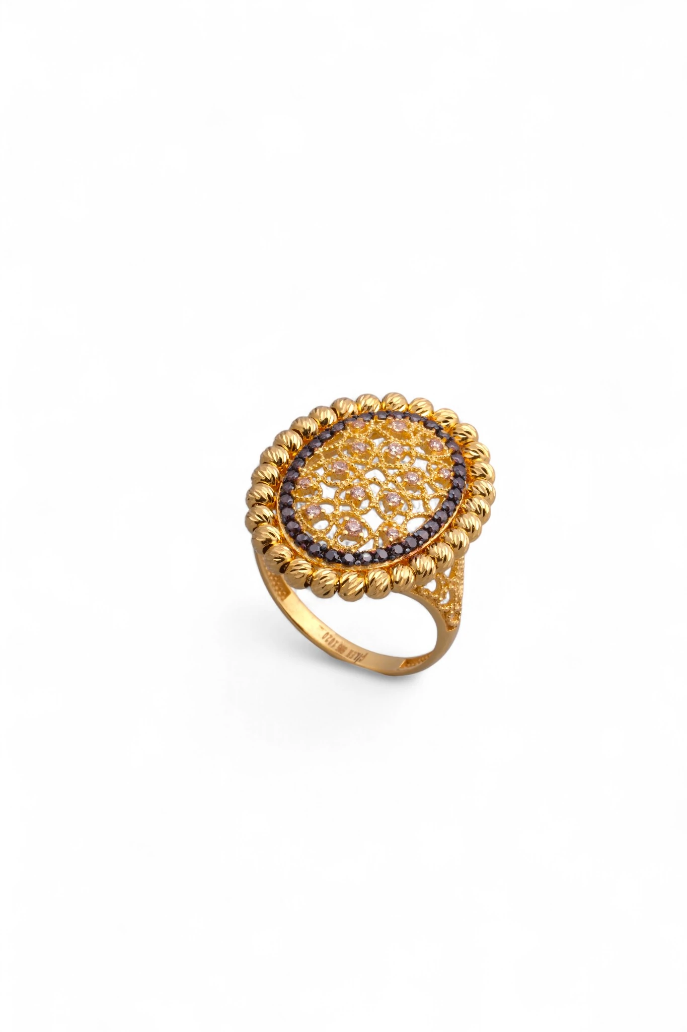 Saraylara Layık Zarafet: Çilek Konsept 14 Ayar Altın Otantik Taşlı Yüzük 17 Ölçü 4,60 GR Ürün Kodu: YZ08638