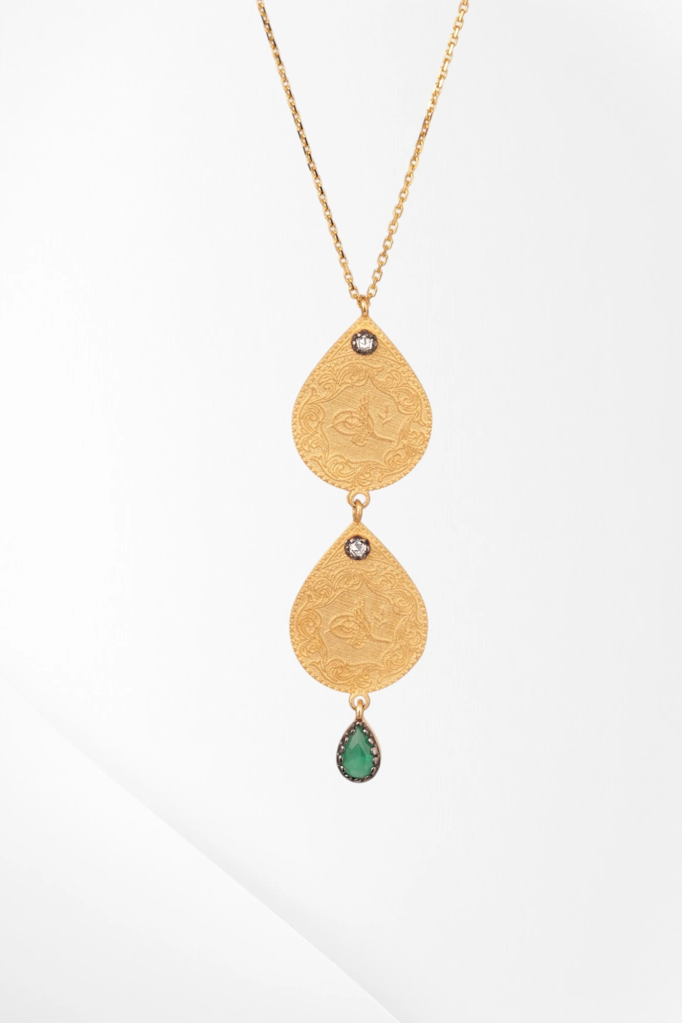 14 Ayar Altın İşlemeli Damla Kolye – Zarif ve Şık Tasarım 4,75 GR Ürün Kodu: KLP0738