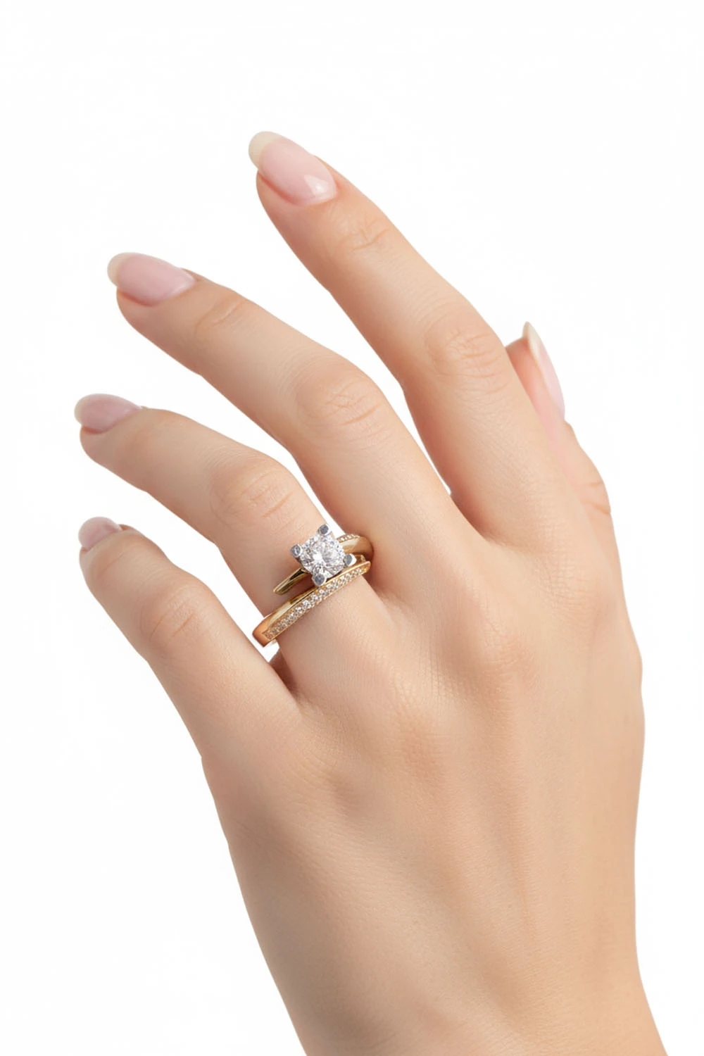 Sarmal Zarafet: 14 Ayar Sıra Taşlı Modern Tektaş Yüzük 3,52 GR Ürün Kodu: YZ01666