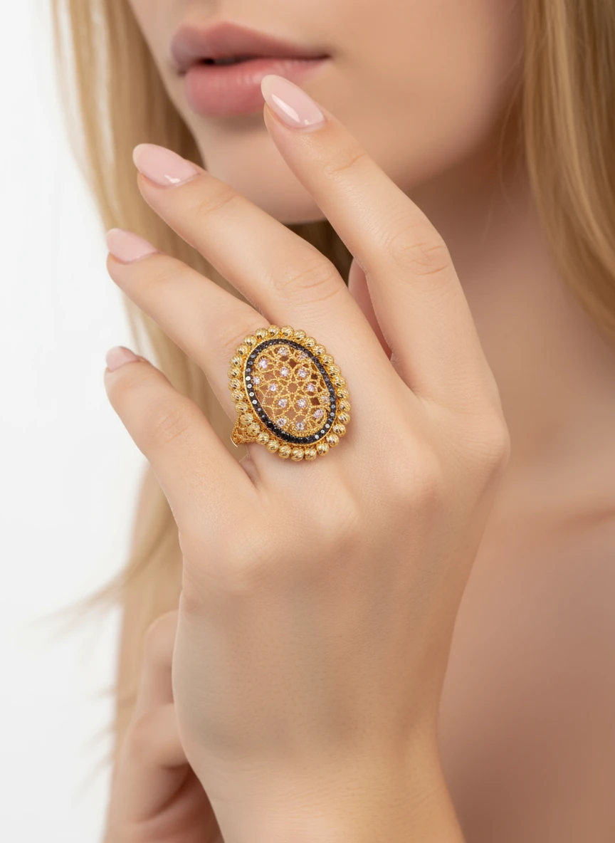 Saraylara Layık Zarafet: Çilek Konsept 14 Ayar Altın Otantik Taşlı Yüzük 17 Ölçü 4,60 GR Ürün Kodu: YZ08638