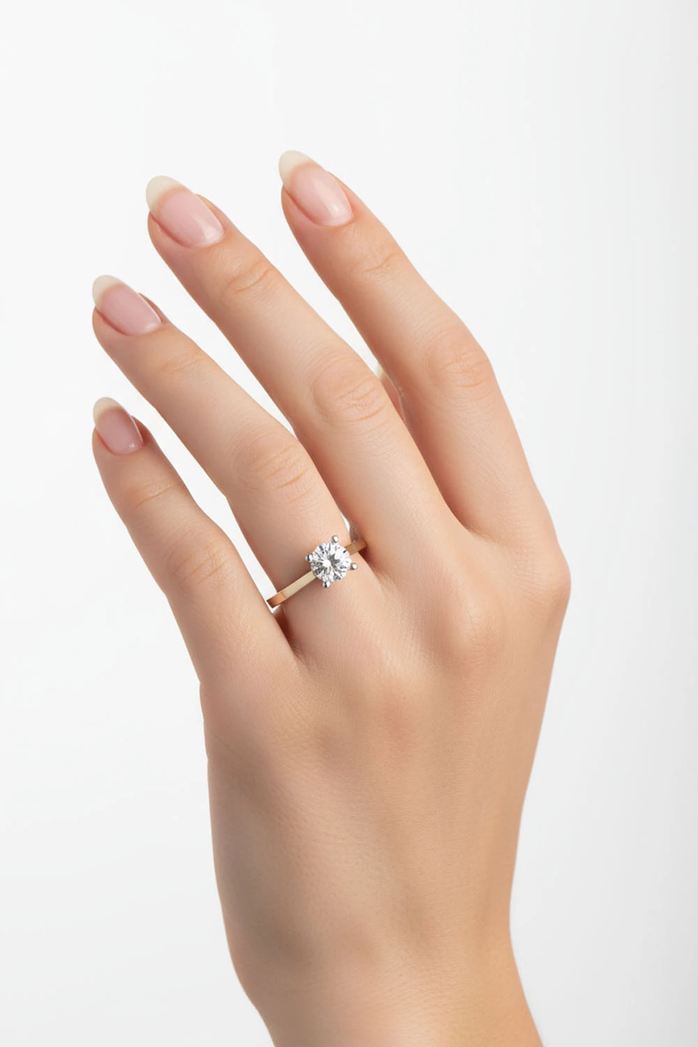 Gösterişli Zarafet: 14 Ayar Çift Renkli Klasik Tektaş Yüzük 2,83 GR Ürün Kodu: YZ05529