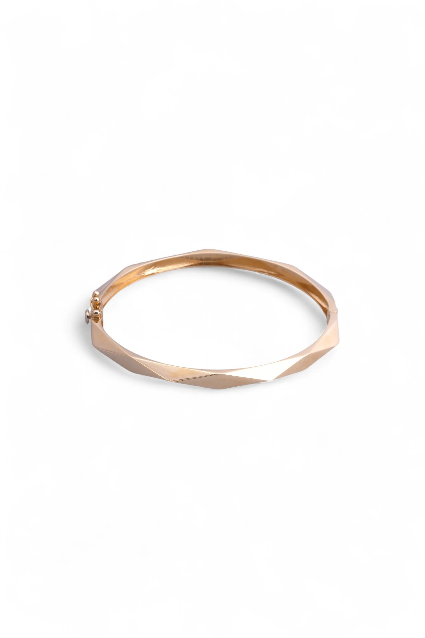 Minimalist Lüks: 14 Ayar Altın Geometrik Tasarım Kelepçe Bilezik 7,39 GR Ürün Kodu: KLP2579