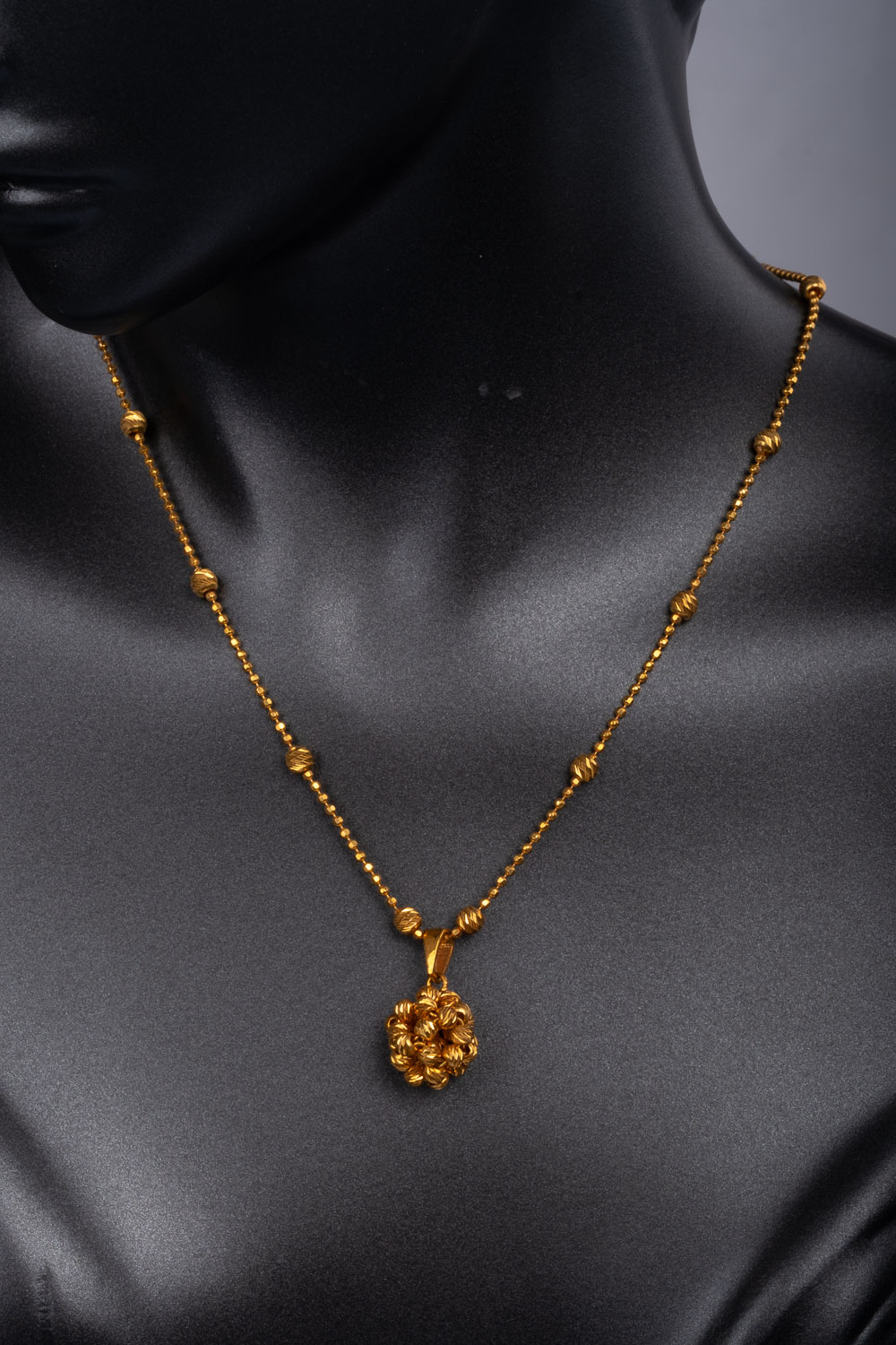 Dokulu Zarafet: 22 Ayar Altın Örgü Top Uçlu Kolye 7,71 GR Ürün Kodu: KLY3366