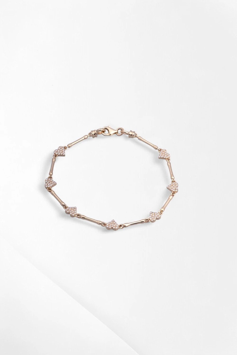 14 Ayar Rose Altın Taşlı Dört Yapraklı Yonca Bileklik: Şansın Işıltılı İmzası 4,39 GR Ürün Kodu: KNY6183