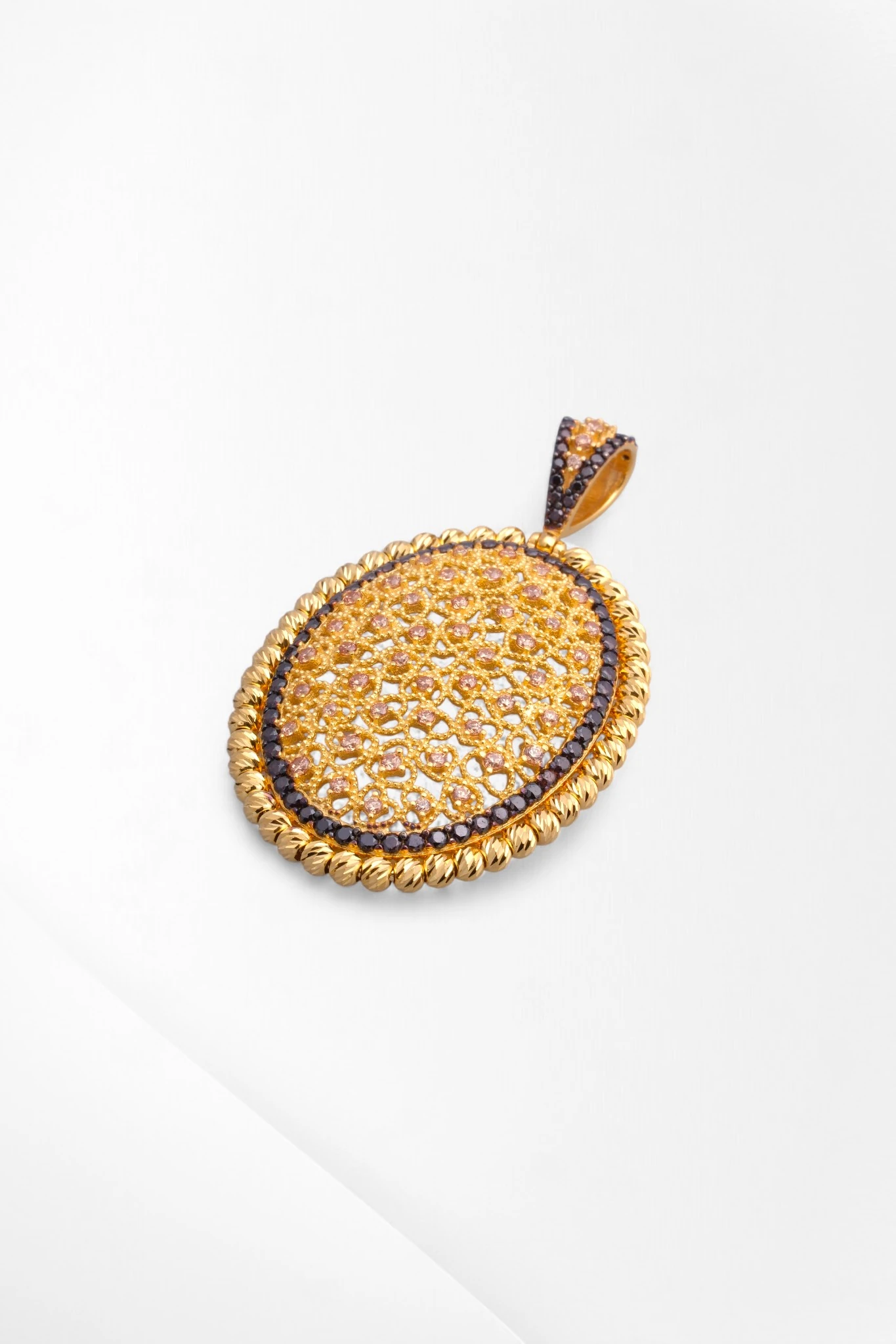 İhtişamlı Bir Miras: 14 Ayar Altın Büyük Otantik Taşlı Madalyon Kolye Ucu 25x50mm 7,11 GR Ürün Kodu: KLY5490