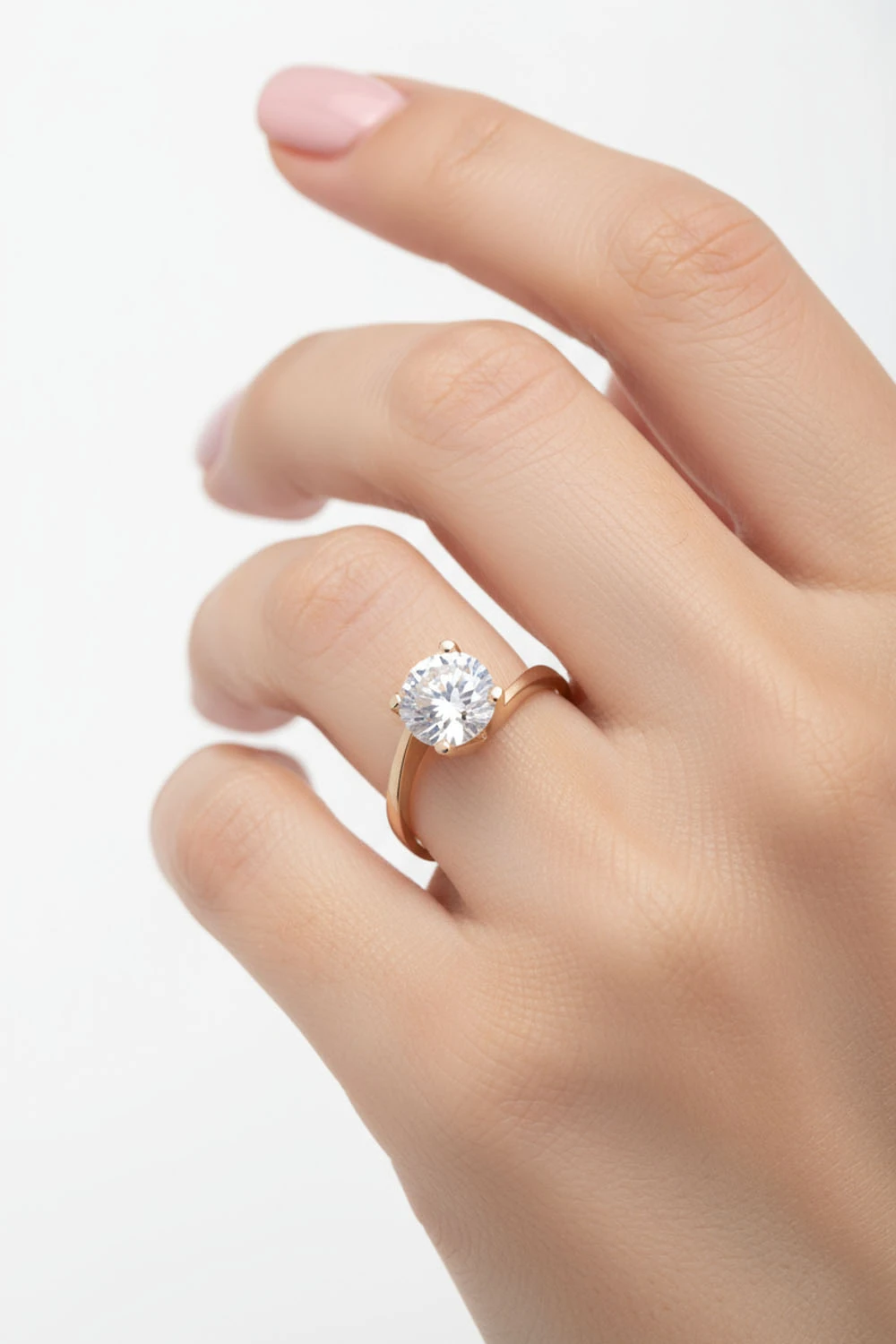 Aşkın Saf Işıltısı: 14 Ayar Altın Klasik Zirkon Tektaş Yüzük 1,98 GR Ürün Kodu: YZ07318