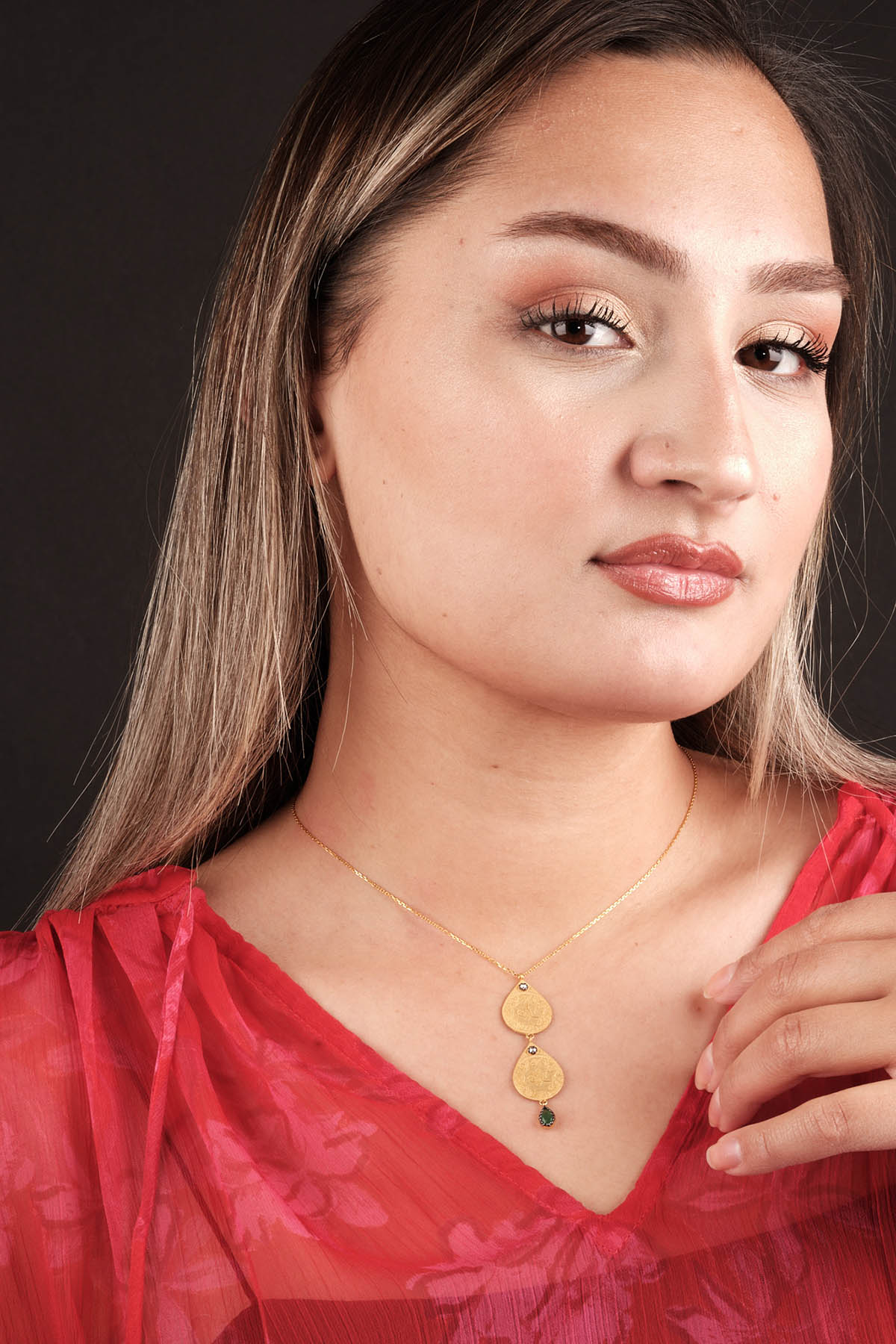 14 Ayar Altın İşlemeli Damla Kolye – Zarif ve Şık Tasarım 4,75 GR Ürün Kodu: KLP0738