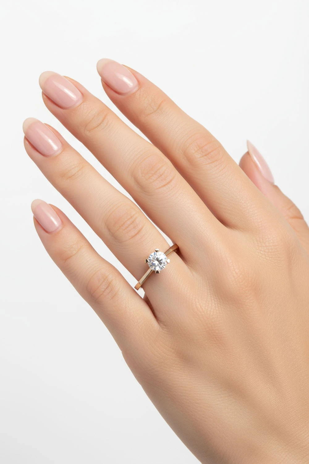 Narin Zarafet: 14 Ayar Altın Klasik Zirkon Tektaş Yüzük 1,95 GR Ürün Kodu: YZ08380