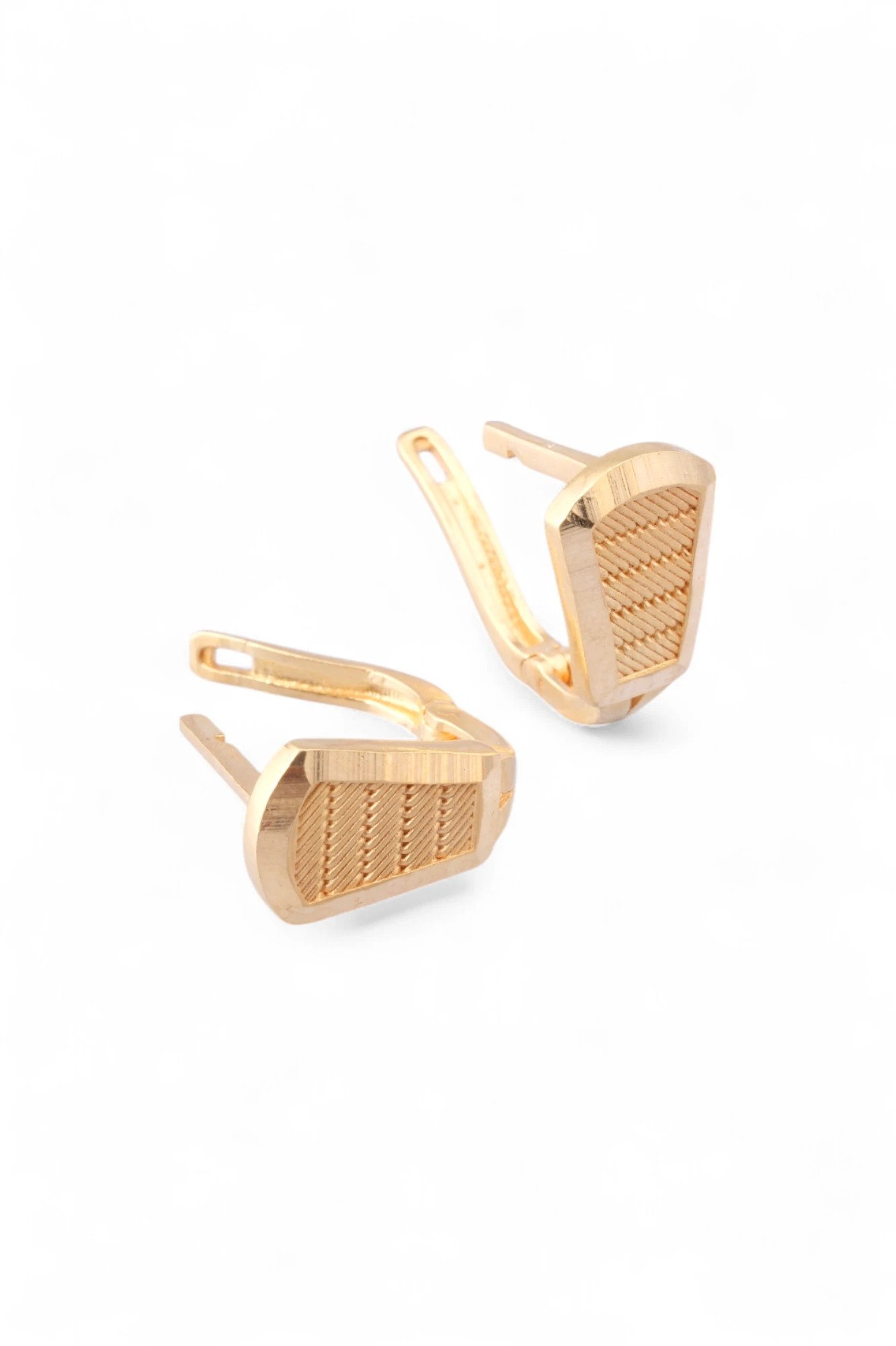 Modern Geometrik Formlu ve Z-Desen Kalem İşçilikli 22 Ayar Altın Küpe 4,34 GR Ürün Kodu: KP06840