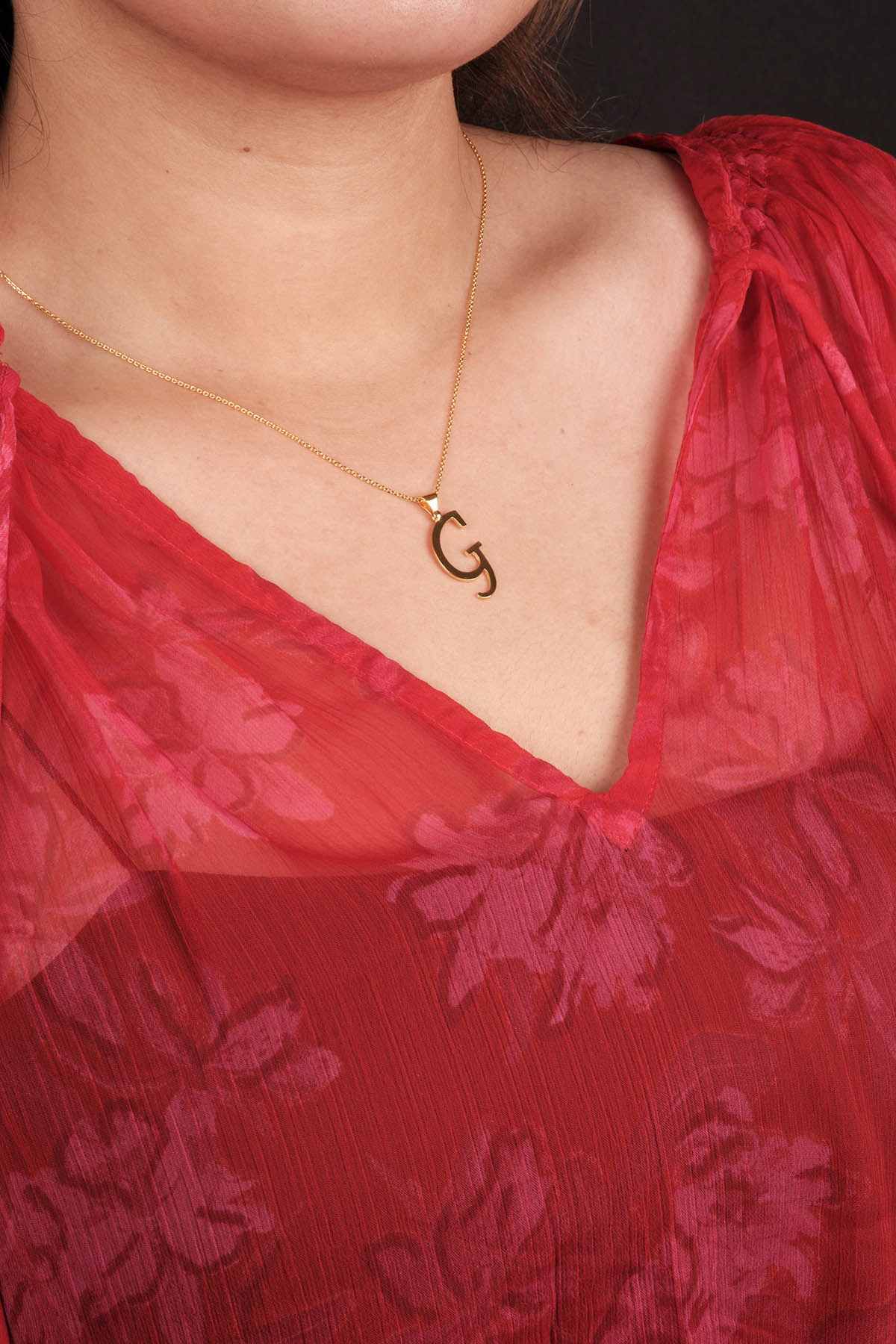 22 Ayar Altın Kişiye Özel Harf Kolye – İsminizin Baş Harfiyle Şıklığı Yakalayın 4,19 GR Ürün Kodu: KLY4101