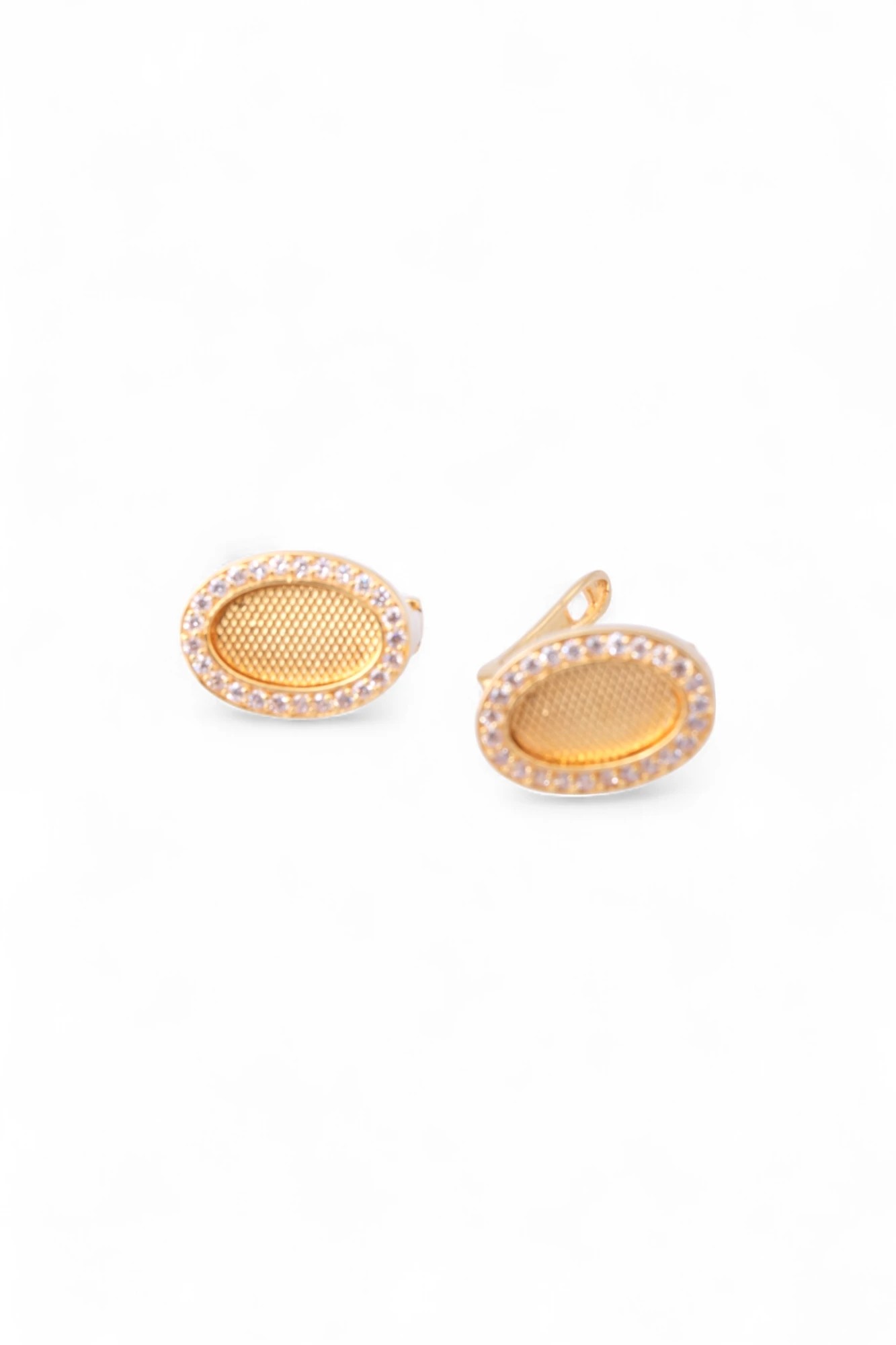 Zirkon Taşlı Çerçeveli ve Kalem İşçilikli Oval Model İhtişamlı 22 Ayar Altın Küpe 7,09 GR Ürün Kodu: KP06532