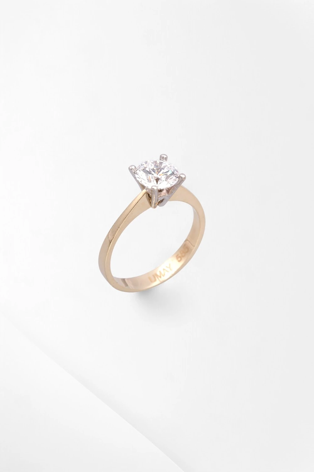 Gösterişli Zarafet: 14 Ayar Çift Renkli Zirkon Tektaş Yüzük 2,98 GR Ürün Kodu: YZ07903