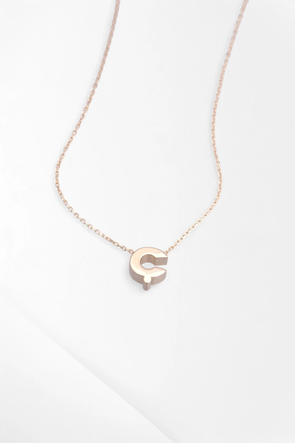 14 Ayar Altın Ç Harf Kolye: İsminizin Baş Harfiyle Gelen Modern Zarafet 1,83 GR Ürün Kodu: KLY5474