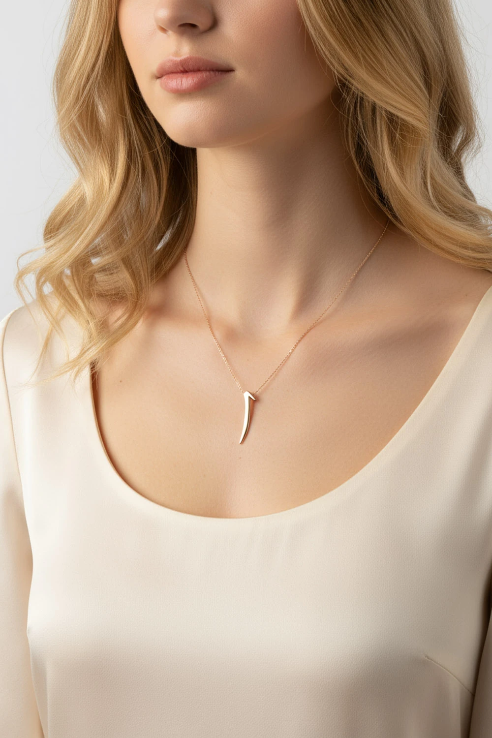 14 Ayar Altın Minimalist Elif Kolye: Zarafetin ve Maneviyatın Modern Yorumu 1,66 GR Ürün Kodu: KLY5454