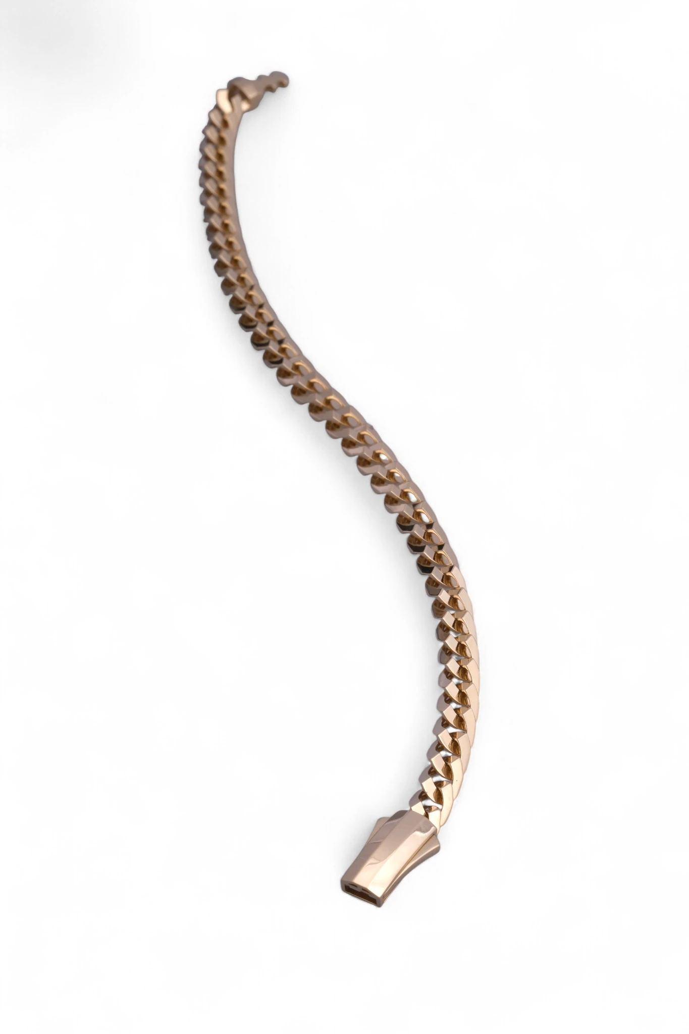 Zamansız Tasarım: 14 Ayar Altın Klasik Gurmet Zincir Bileklik 19 CM 9,11 GR Ürün Kodu: KNY6208