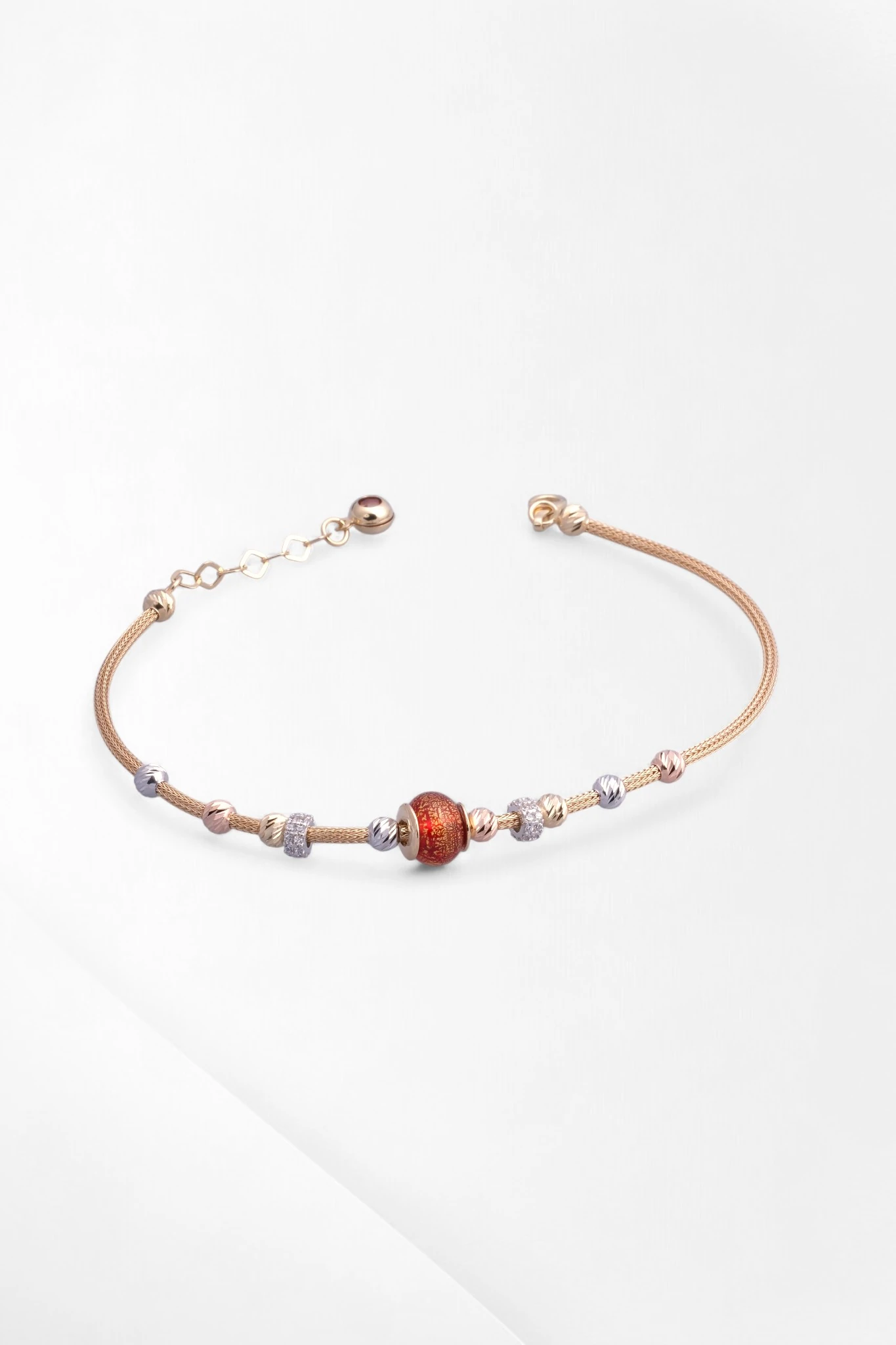 Tutkunun Işıltısı: 14 Ayar Altın Kırmızı Cam Charm'lı Pandora Stil Bileklik 19-21 CM Ayarlı 5,64 GR Ürün Kodu: KNY6202