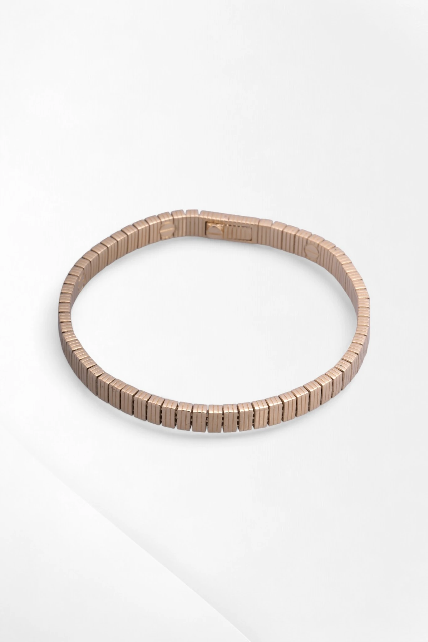 Minimalist Lüks: 14 Ayar Altın Modern Geometrik Baklalı Bileklik 17 CM 10,54 GR Ürün Kodu: KNY6209