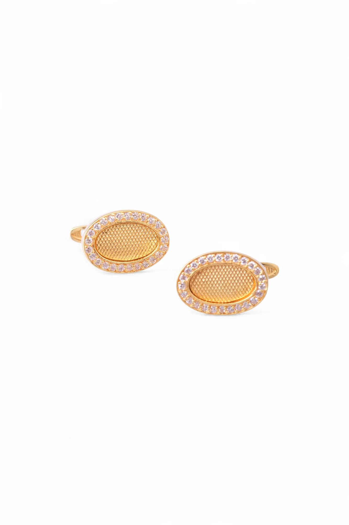 Zirkon Taşlı Çerçeveli ve Kalem İşçilikli Oval Model İhtişamlı 22 Ayar Altın Küpe 7,09 GR Ürün Kodu: KP06532