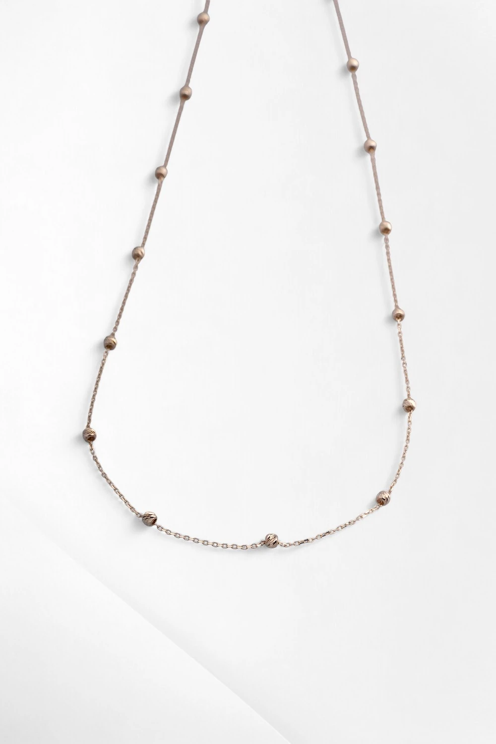 14 Ayar Altın Minimalist Dorika Toplu Kolye: Zarafeti Yansıtan İnce Işıltı 1,70 GR Ürün Kodu: KLY5465