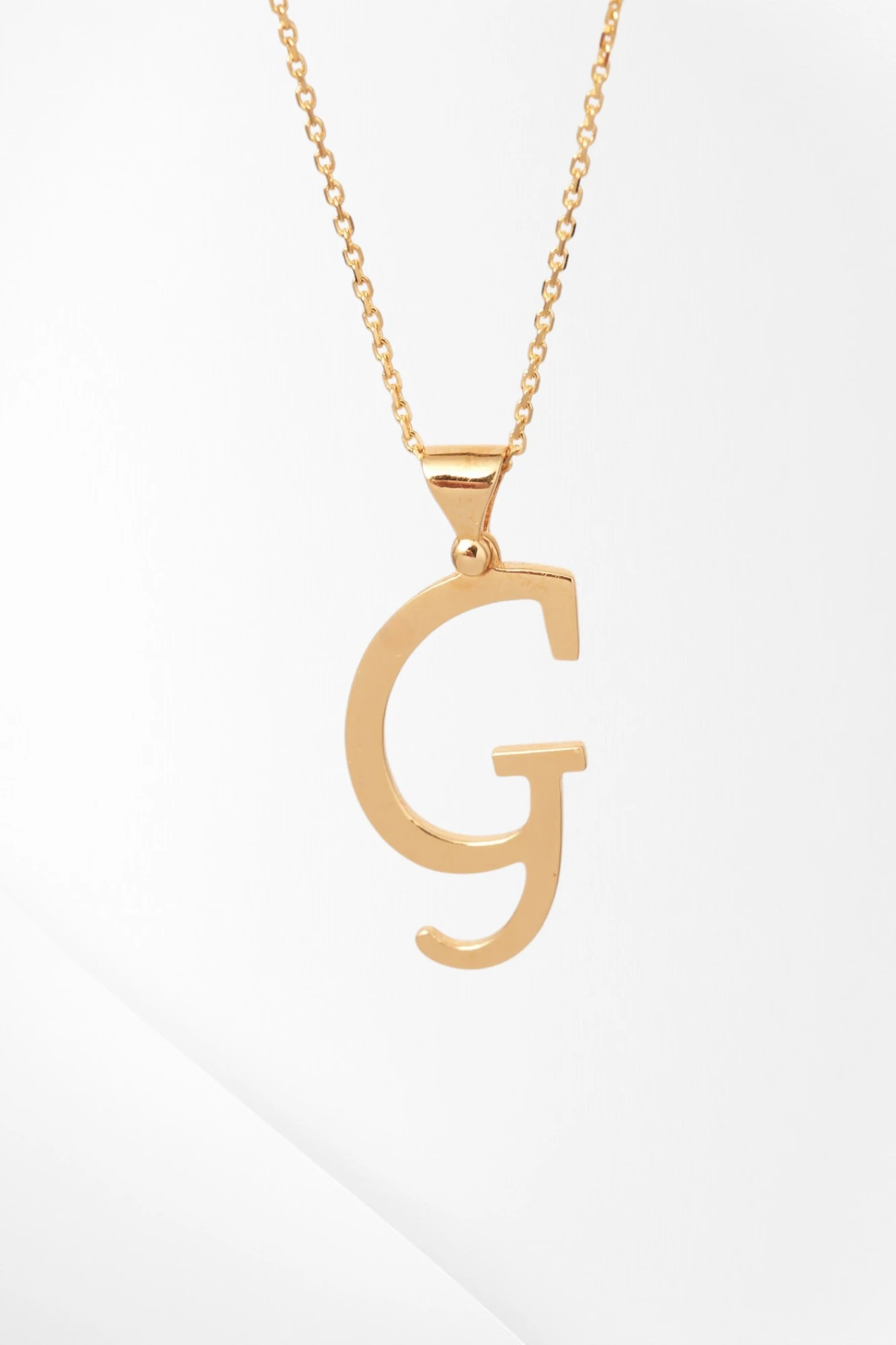 22 Ayar Altın Kişiye Özel Harf Kolye – İsminizin Baş Harfiyle Şıklığı Yakalayın 4,19 GR Ürün Kodu: KLY4101